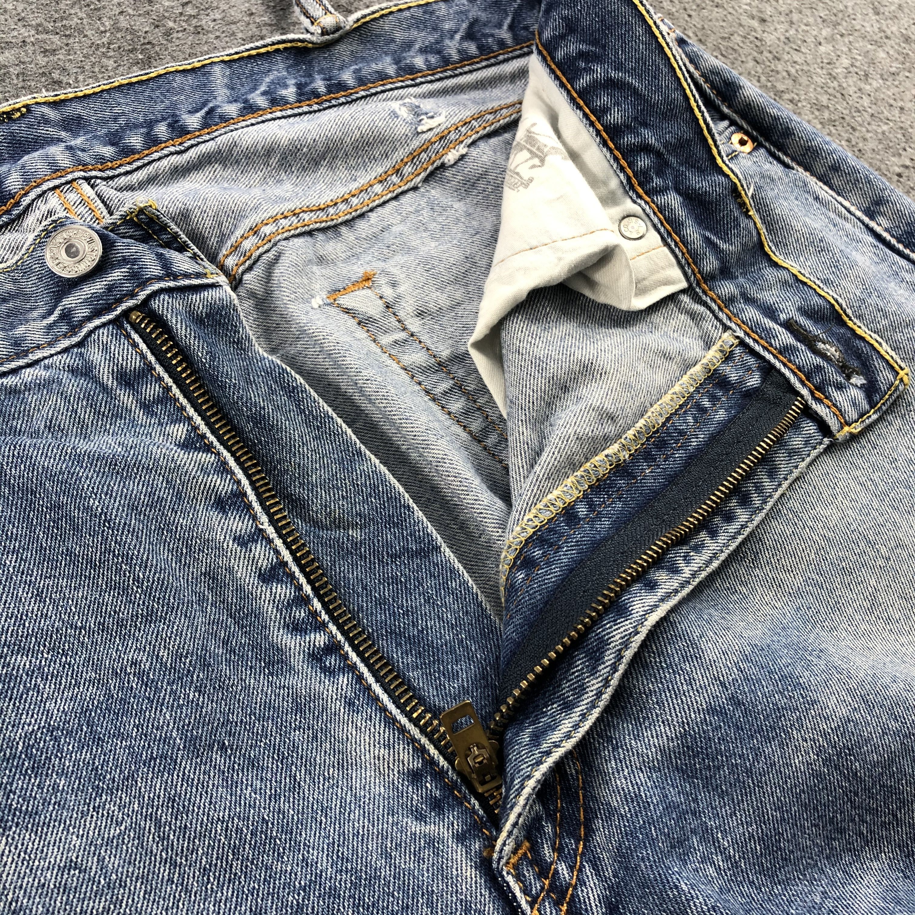 Levi's × Vintage Vintage Mid Wash Levis 505 Jeans-JM1120 Size US 40 / EU 56 - 8 Thumbnail