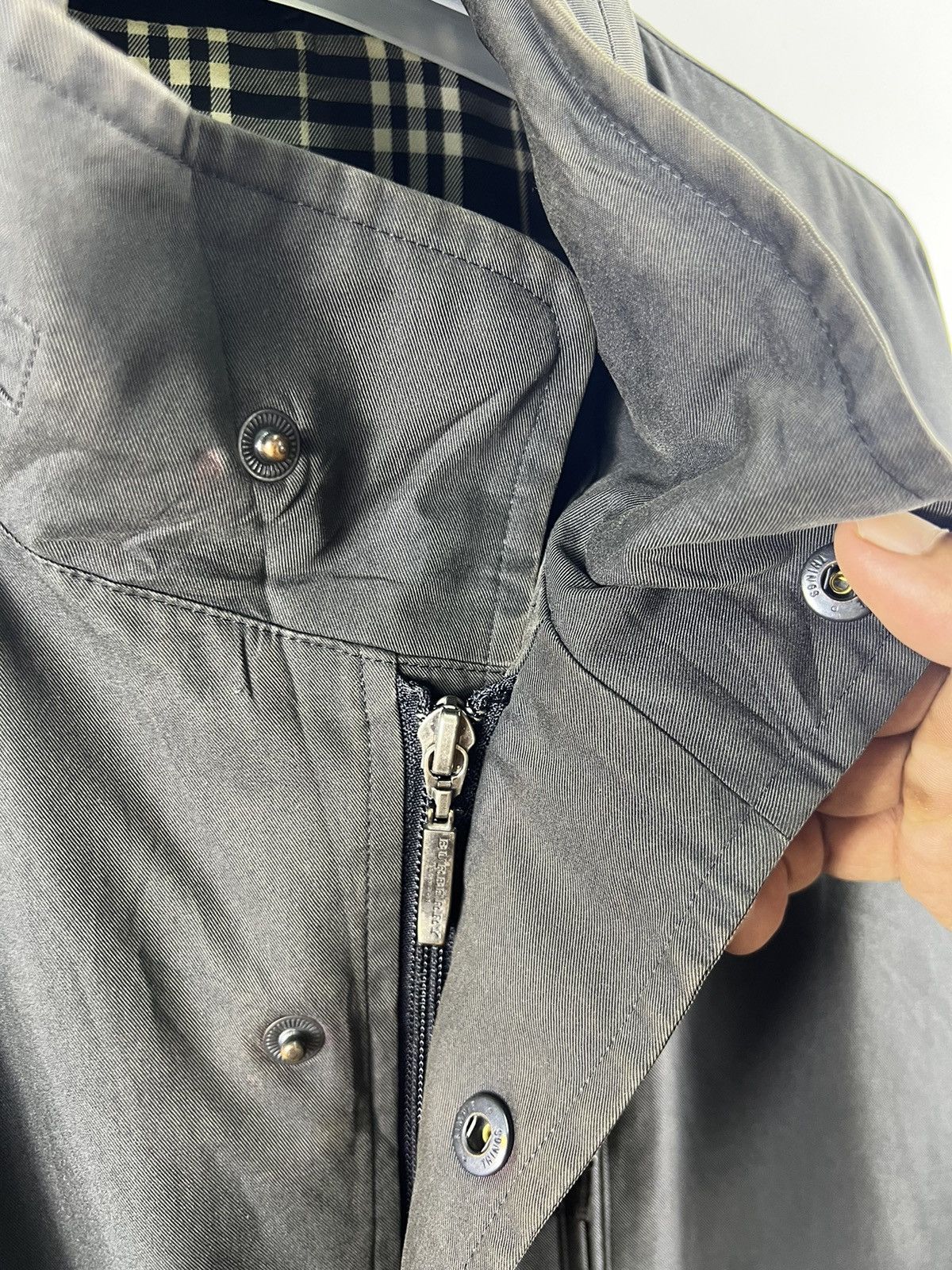 Burberry 🔥 DISTRESSED 🔥 NOVA CHECK BARNCOAT HIDDEN HOOD - L Size US L / EU 52-54 / 3 - 9 Thumbnail
