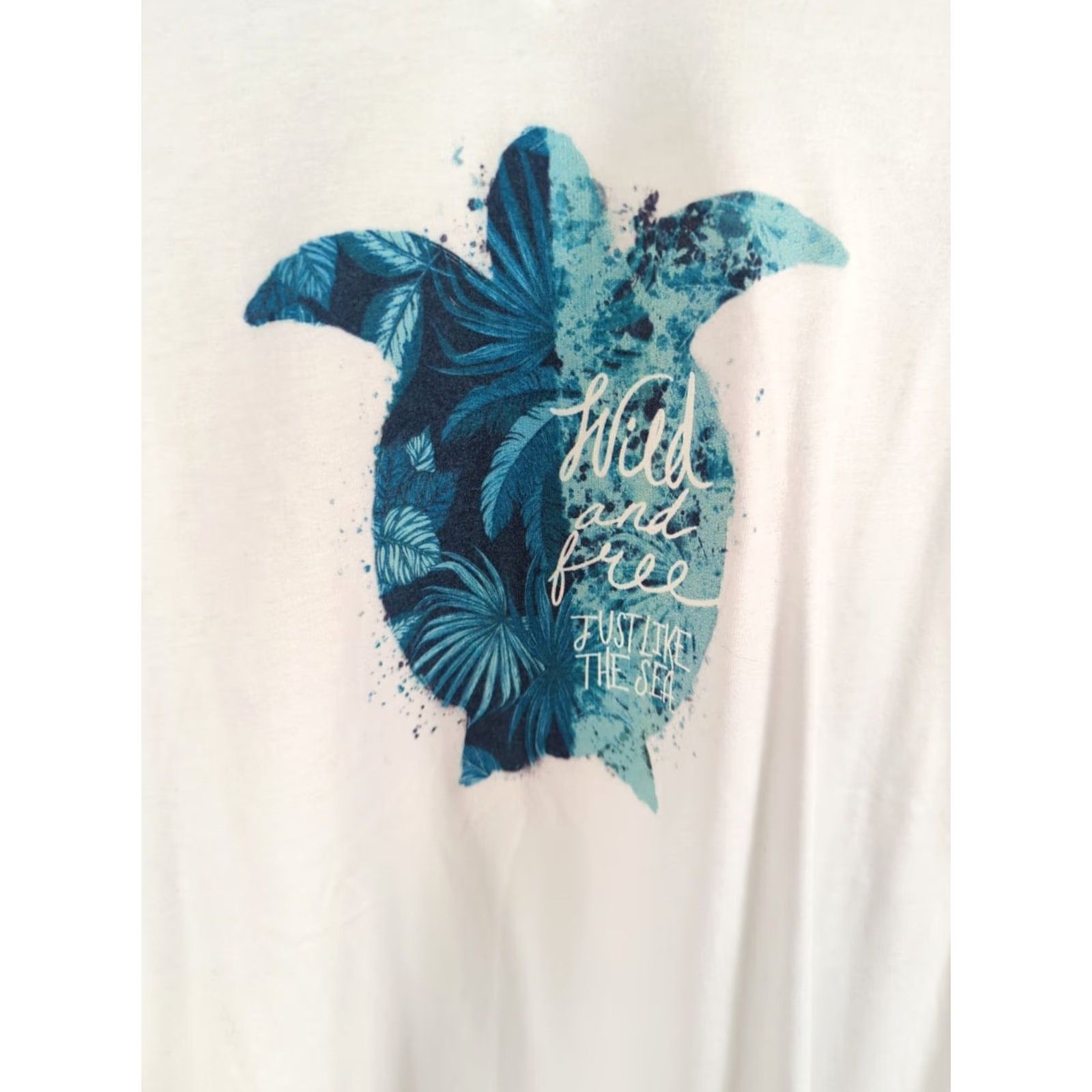 Vintage Reel Legends Women's Short Sleeve T-Shirt Turtle Design White M Beach Wild and Free Casual Summer Size 32" / US 10 / IT 46 - 2 Thumbnail