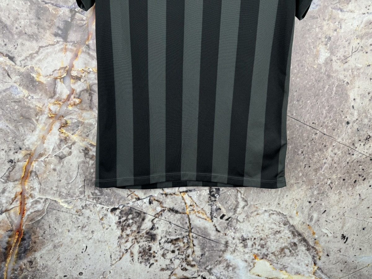 Nike Men’s Nike T-Shirt Striped Black Gray Sportswear Size Small Size US S / EU 44-46 / 1 - 4 Thumbnail