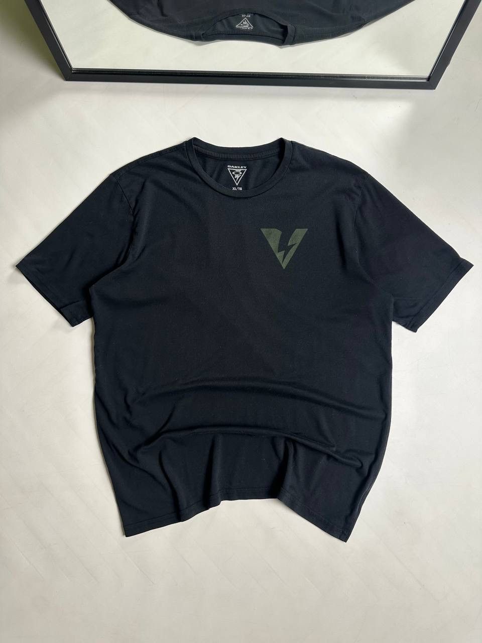 Oakley 00’s Vintage Oakley Software Big Logo T Shirt Size US L / EU 52-54 / 3 - 1 Thumbnail