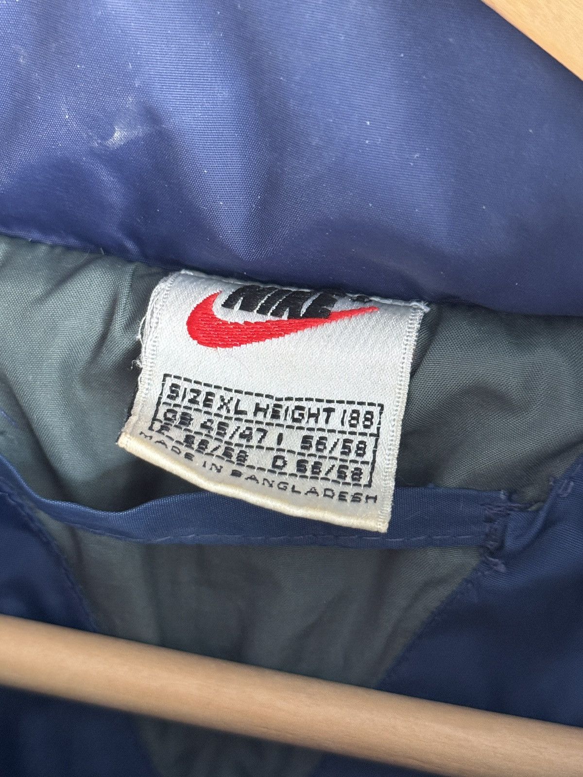 Nike Vintage Nike Down Puffer Jacket Big Swoosh Logo 00's Retro Size US XL / EU 56 / 4 - 7 Thumbnail