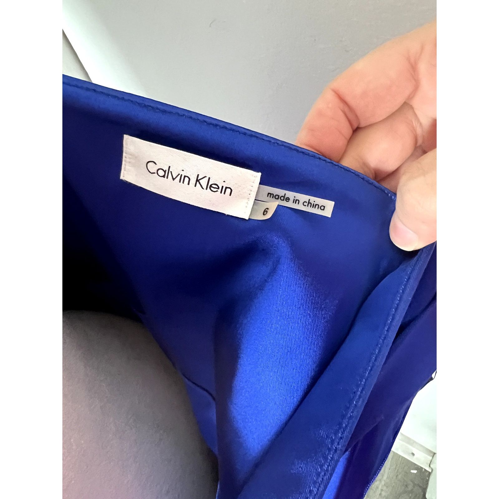 Calvin Klein Calvin Klein royal blue v neck ruched cocktail dress Sz 6 Size M / US 6-8 / IT 42-44 - 10 Thumbnail