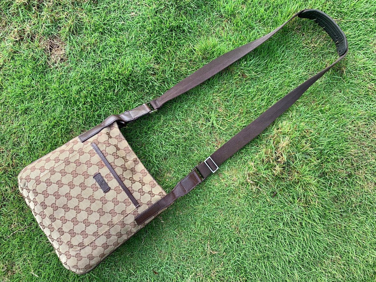 Gucci Authentic Gucci GG Supreme Canvas Crossbody Bag Size ONE SIZE - 1 Thumbnail