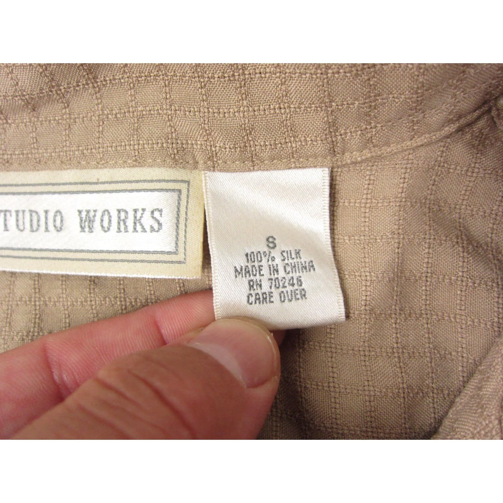 Vintage VINTAGE Studio Works 100% Silk Shirt Womens Small Brown Khaki Leisure Ladies Shirt Silk Button-Up 70s Womens(Collared) Size S / US 4 / IT 40 - 4 Thumbnail