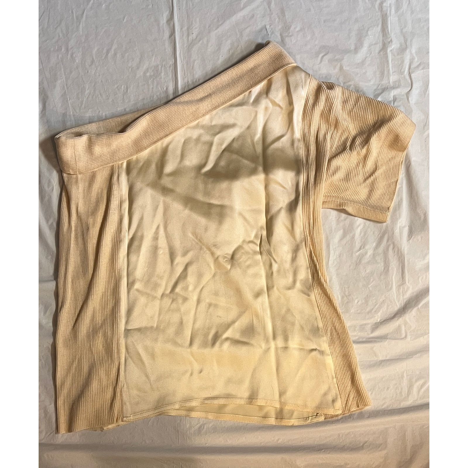 Gianfranco Ferre Gianfranco Ferré VTG Cream Silk Knit Cowl Neck Size S / US 4 / IT 40 - 9 Thumbnail