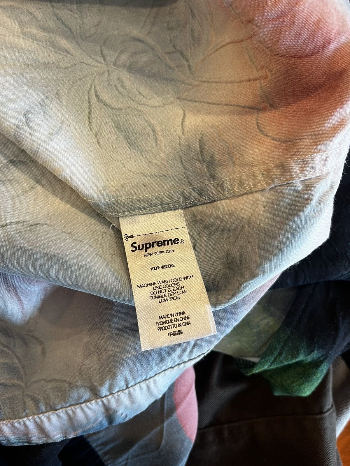 Supreme Supreme Cherries Rayon Shirt Size US M / EU 48-50 / 2 - 9 Thumbnail