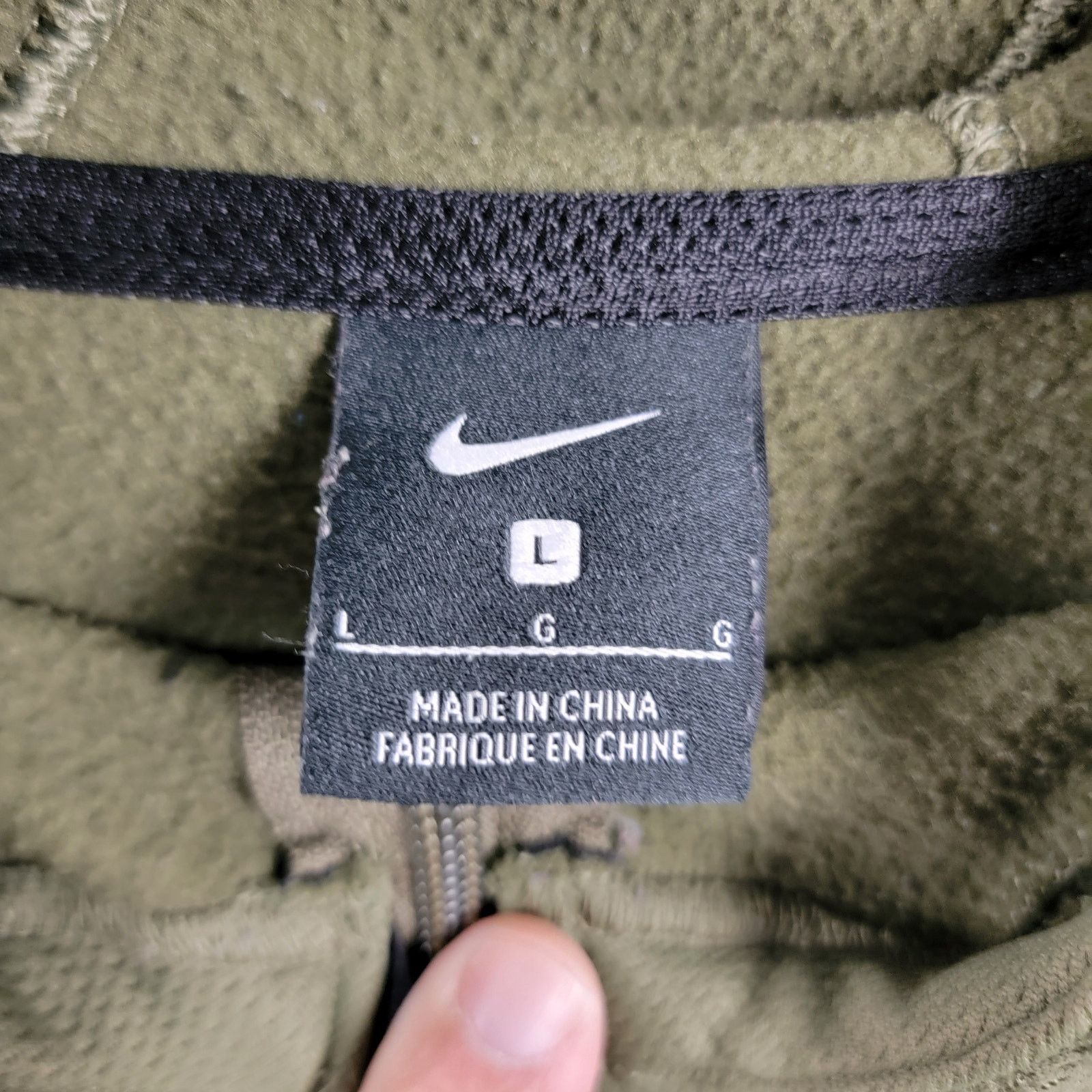Nike Nike Big Boys Dri Fit Elite Hoodie Olive Green Sz L (217) Size US L / EU 52-54 / 3 - 7 Thumbnail