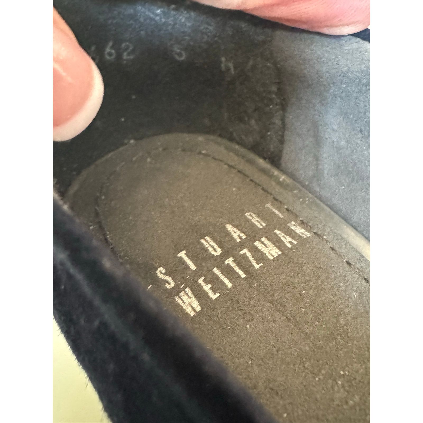 Stuart Weitzman Vtg Stuart Weitzman Navy Suede Leather Almond Toe heels 5 Size US 5 / IT 35 - 16 Thumbnail