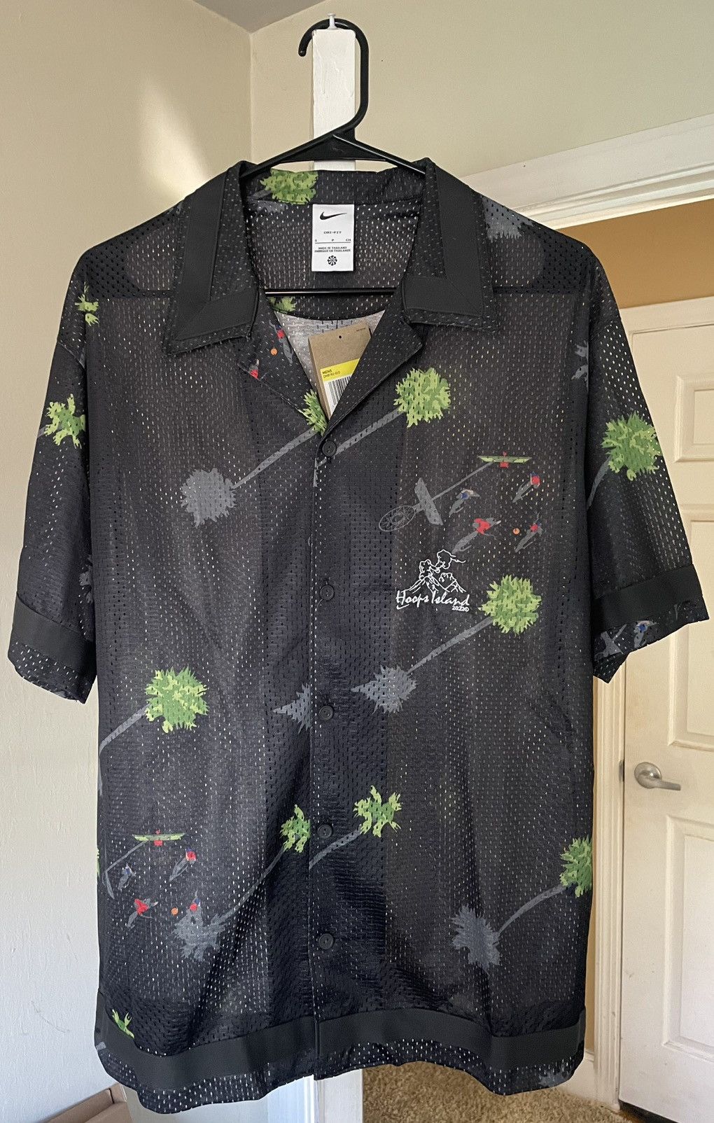 Nike Nike Hoops Island Short Sleeve Button Up Mesh Shirt Size US S / EU 44-46 / 1 - 1 Thumbnail