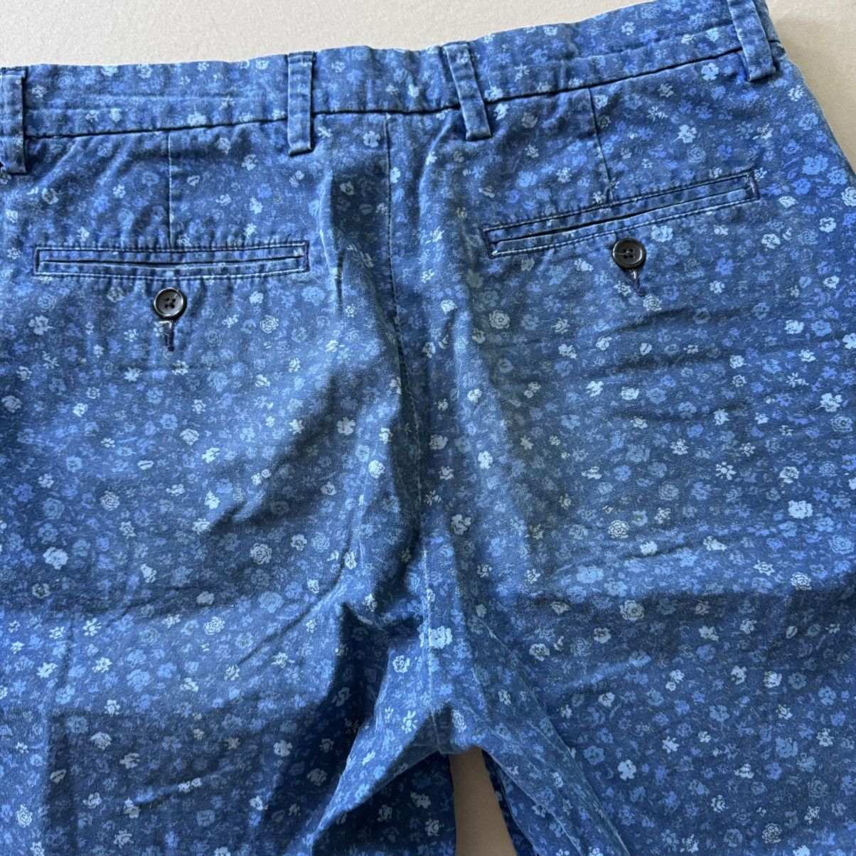 Old Navy Old Navy Floral Printed Slim Chino Shorts Size US 29 - 5 Thumbnail