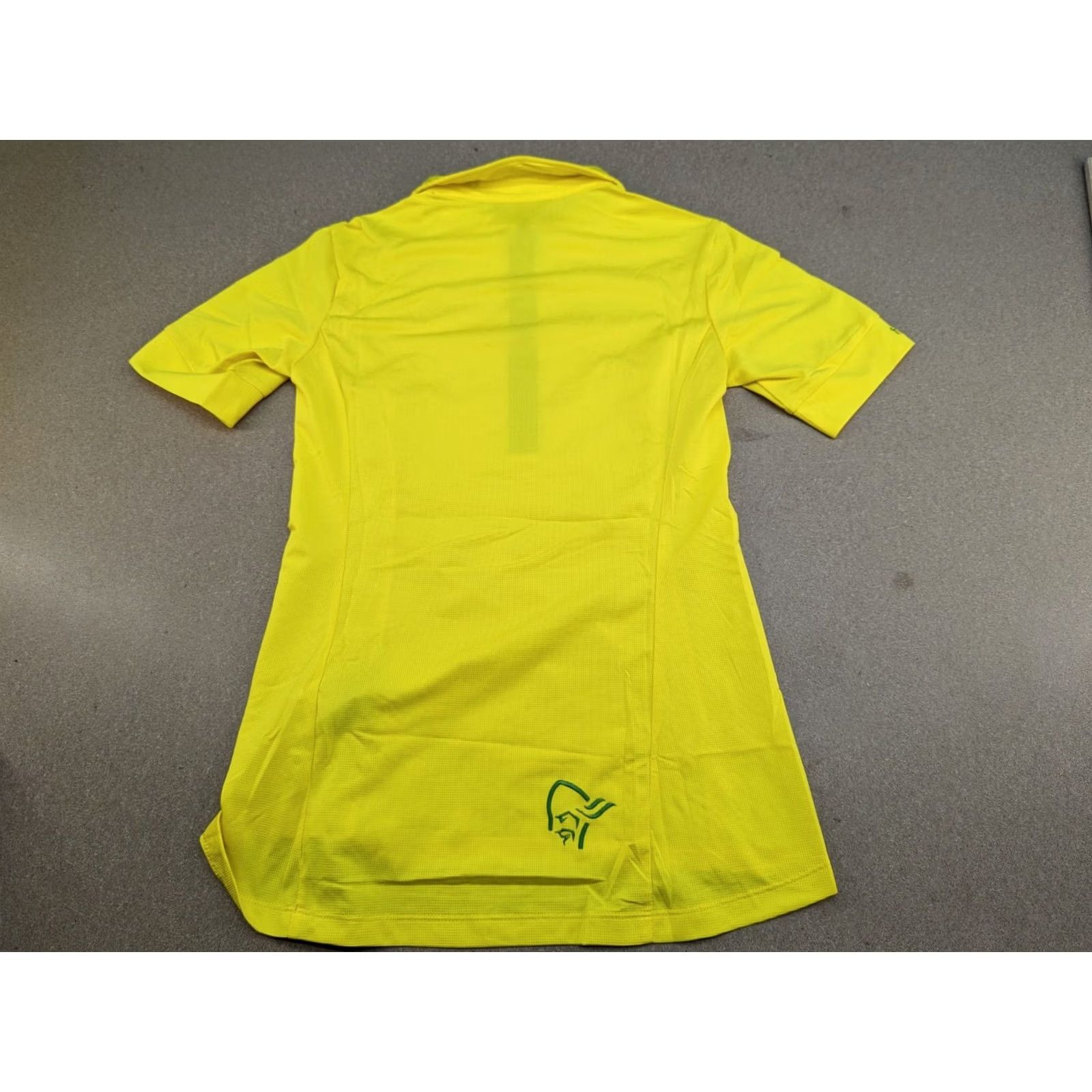 Vintage Norrona Fjora Equaliser Womens T-Shirt XS Yellow Sport Hiking Running Size XS / US 0-2 / IT 36-38 - 2 Thumbnail