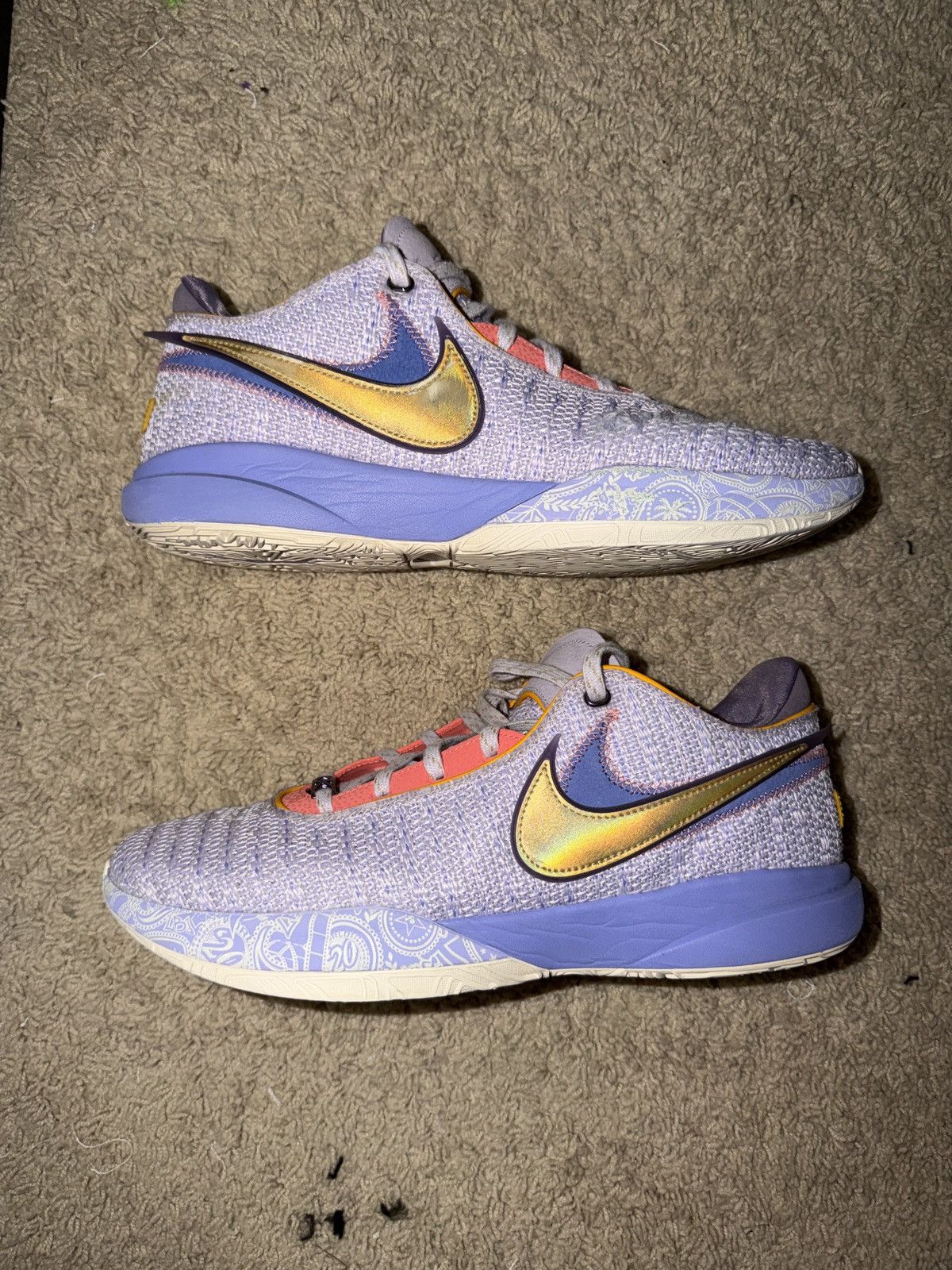 Nike LeBron Pink Diamond Collection Size US 13 / EU 46 - 1 Thumbnail