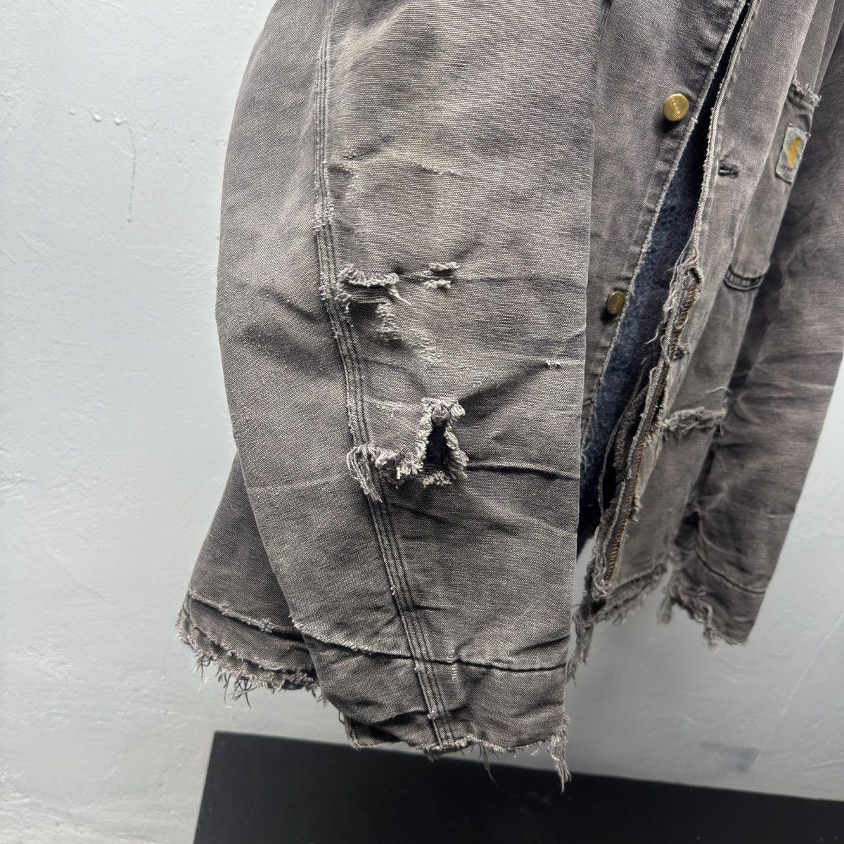 Carhartt 90s Carhartt Faded Thrashed Distressed Chore Coat ERD Grunge Size US L / EU 52-54 / 3 - 9 Thumbnail