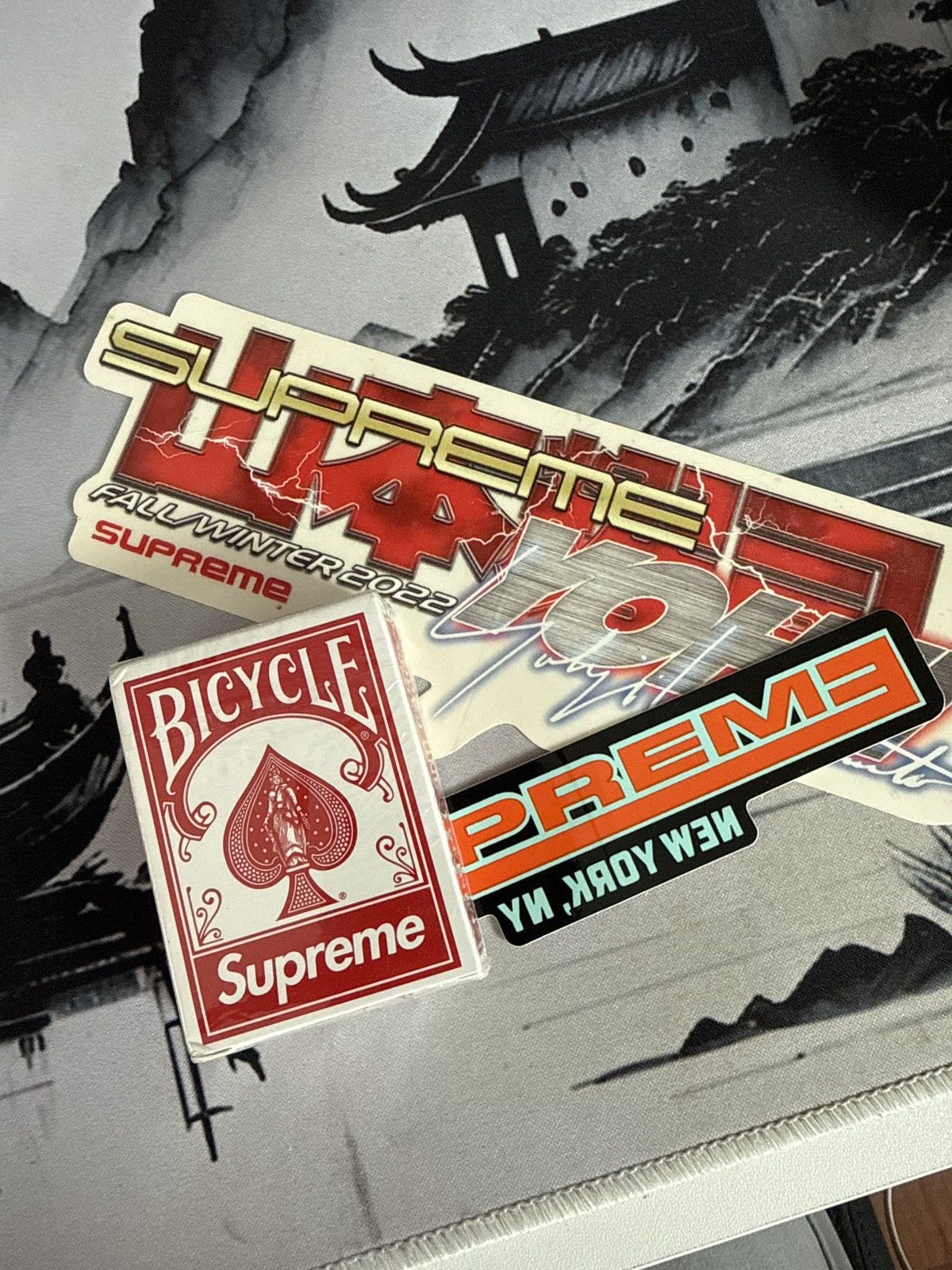 Supreme Supreme Sticker / Mini Cards lot Size ONE SIZE - 1 Thumbnail