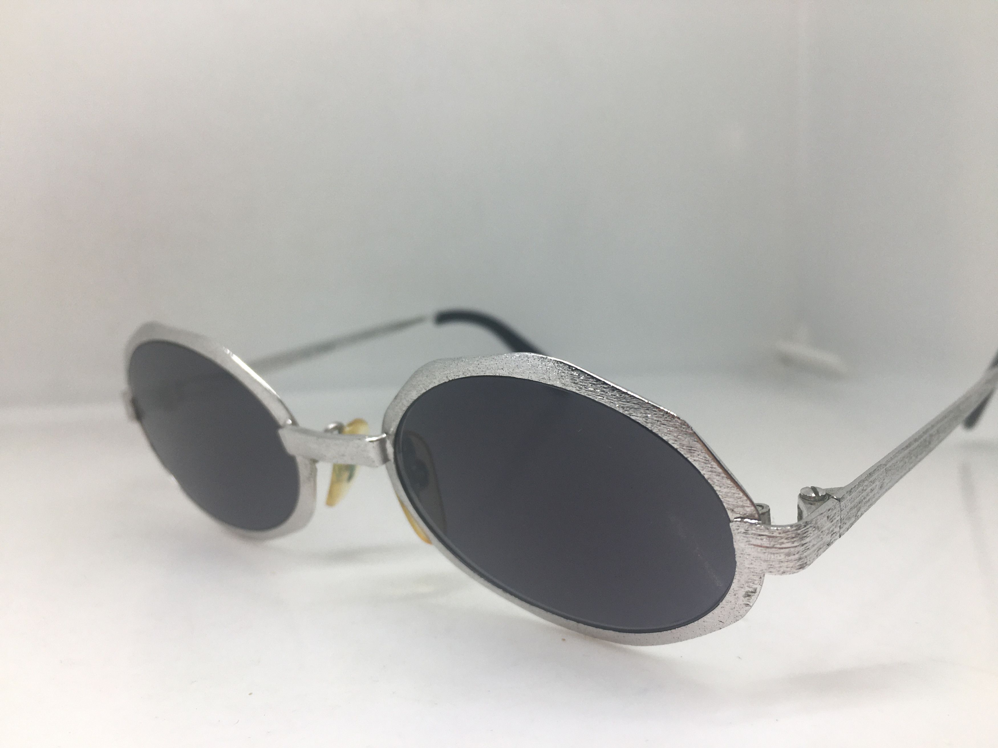 Vintage Vintage 70s Silver Oval Sunglasses Frame Italy Size ONE SIZE - 3 Thumbnail