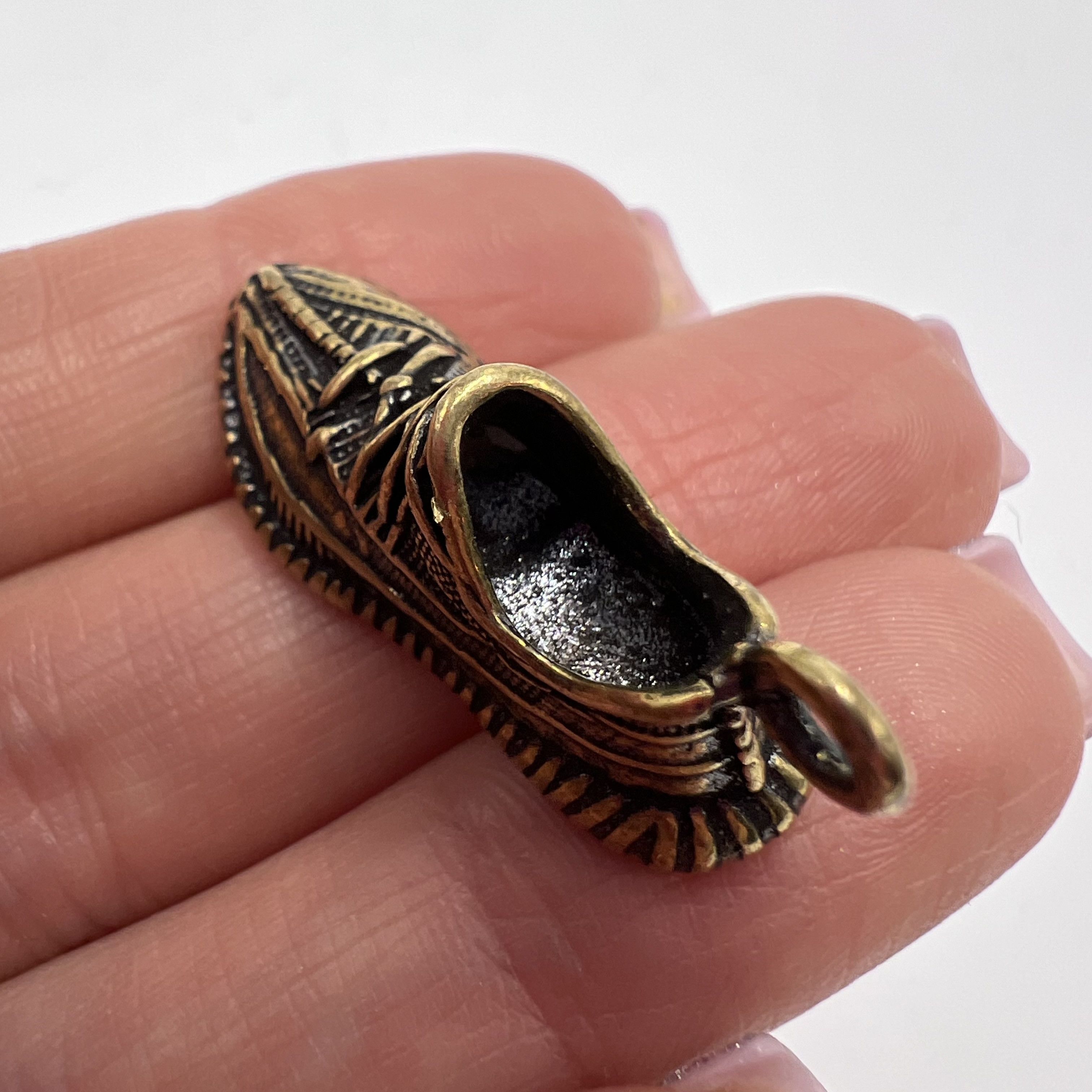 Vintage Vintage 1960s Mini Figure Statue Sneaker Brass Bronze14.53gr Size ONE SIZE - 6 Thumbnail