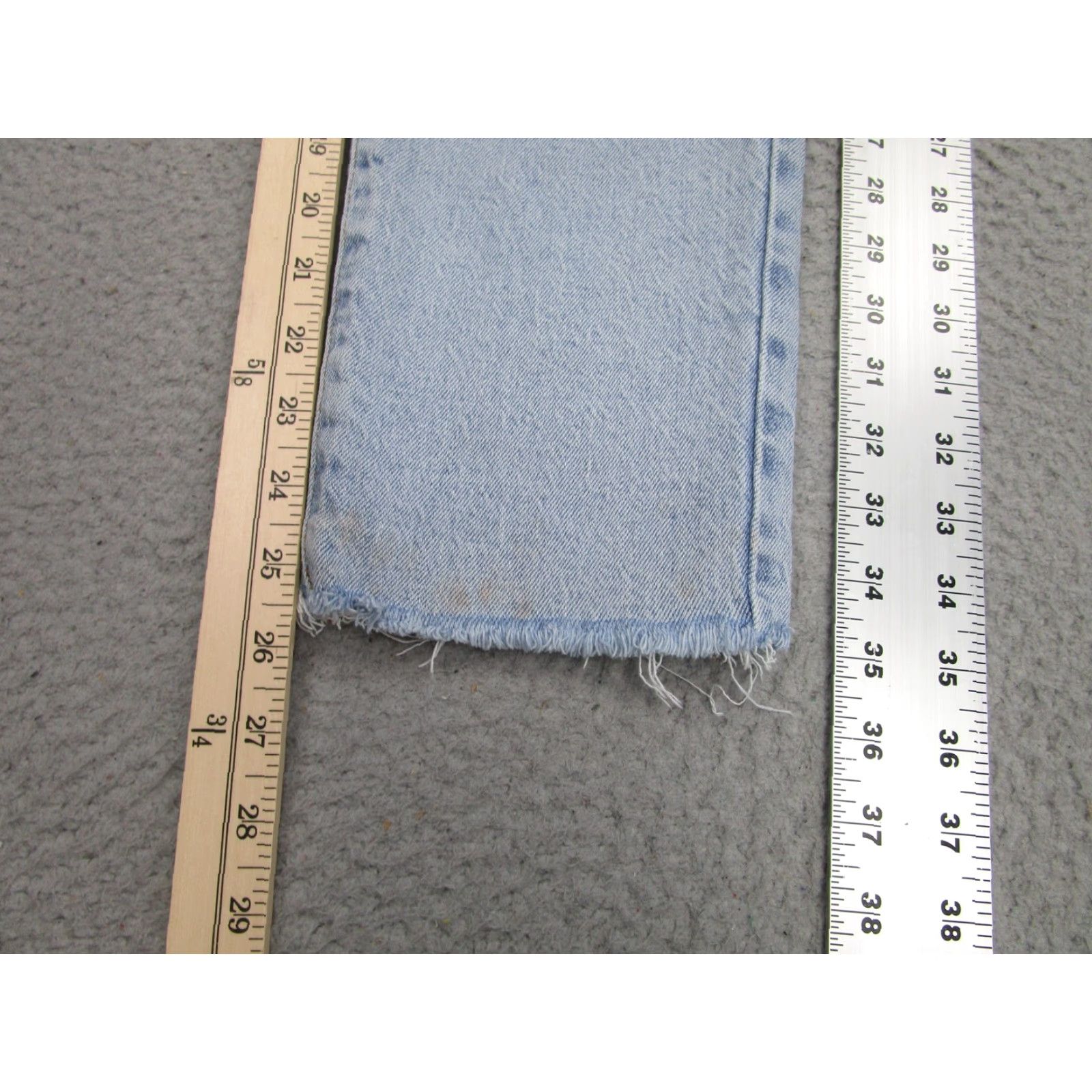Frame VINTAGE FRAME Jeans Womens 25 Light Wash Le Nouveau Straight Hideaway Raw Hem Denim Distressed Crop Pockets High Rise 26in Inseam Womens Size 42" / US 20 - 2 Thumbnail