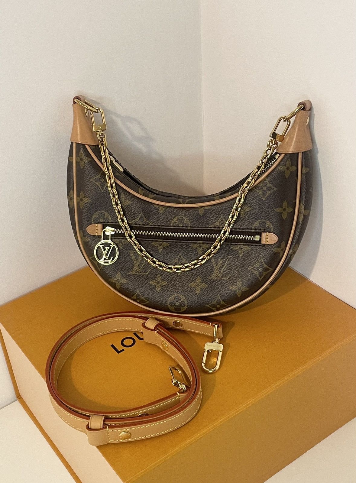 Louis Vuitton Authentic Louis Vuitton Loop PM bag Size ONE SIZE - 2 Thumbnail