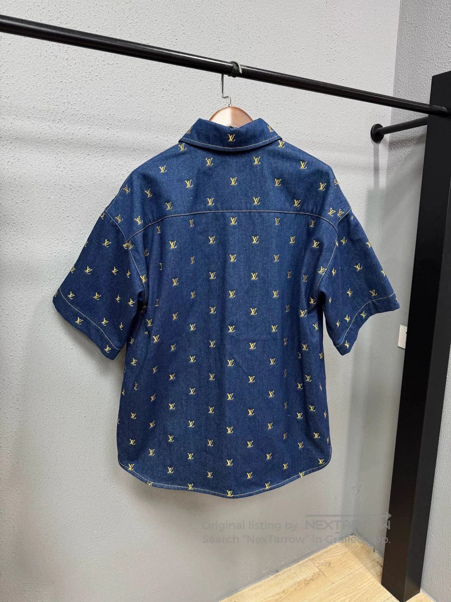 Louis Vuitton louis vuitton x pharrell denim shirt. Size US XL / EU 56 / 4 - 2 Thumbnail