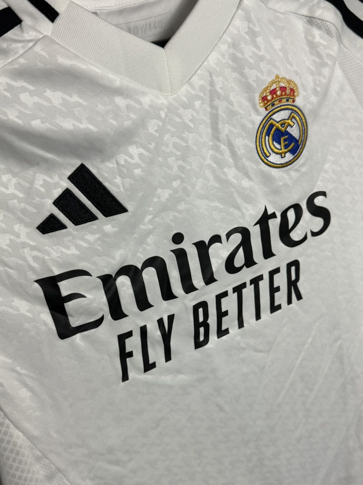 Adidas KIDS New Real Madrid 24/25 Home Vinicius Jr Football Jersey Size US XS / EU 42 / 0 - 4 Thumbnail