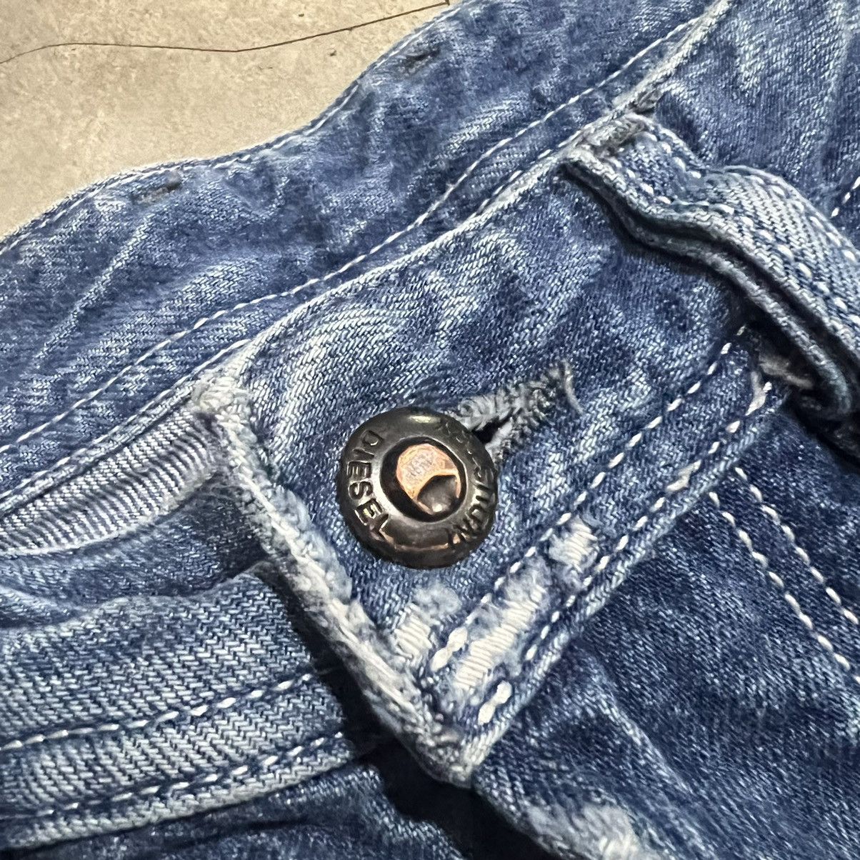 Diesel 2000s Diesel Fatigue Ripped Jeans Size US 29 - 7 Thumbnail
