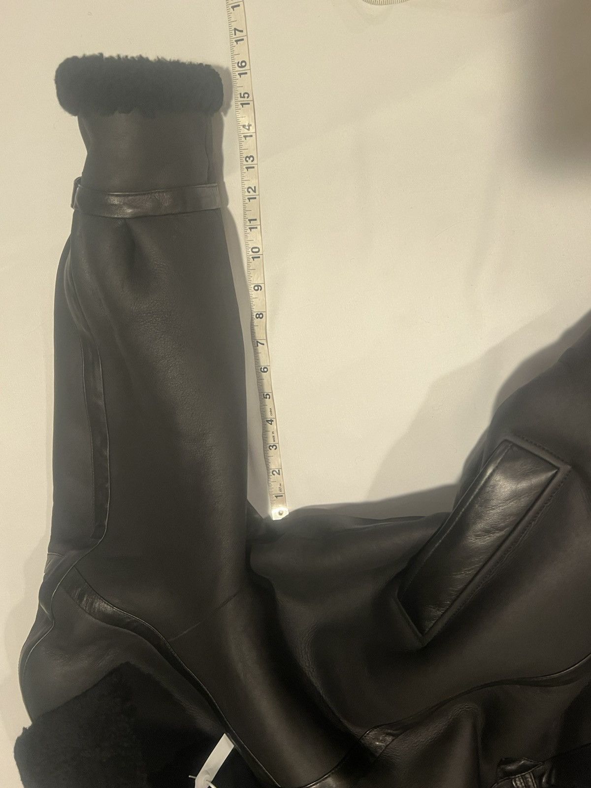 Saint Laurent Paris Saint Laurent men’s leather shearing coat. 50/40. $14000 Size US M / EU 48-50 / 2 - 5 Thumbnail