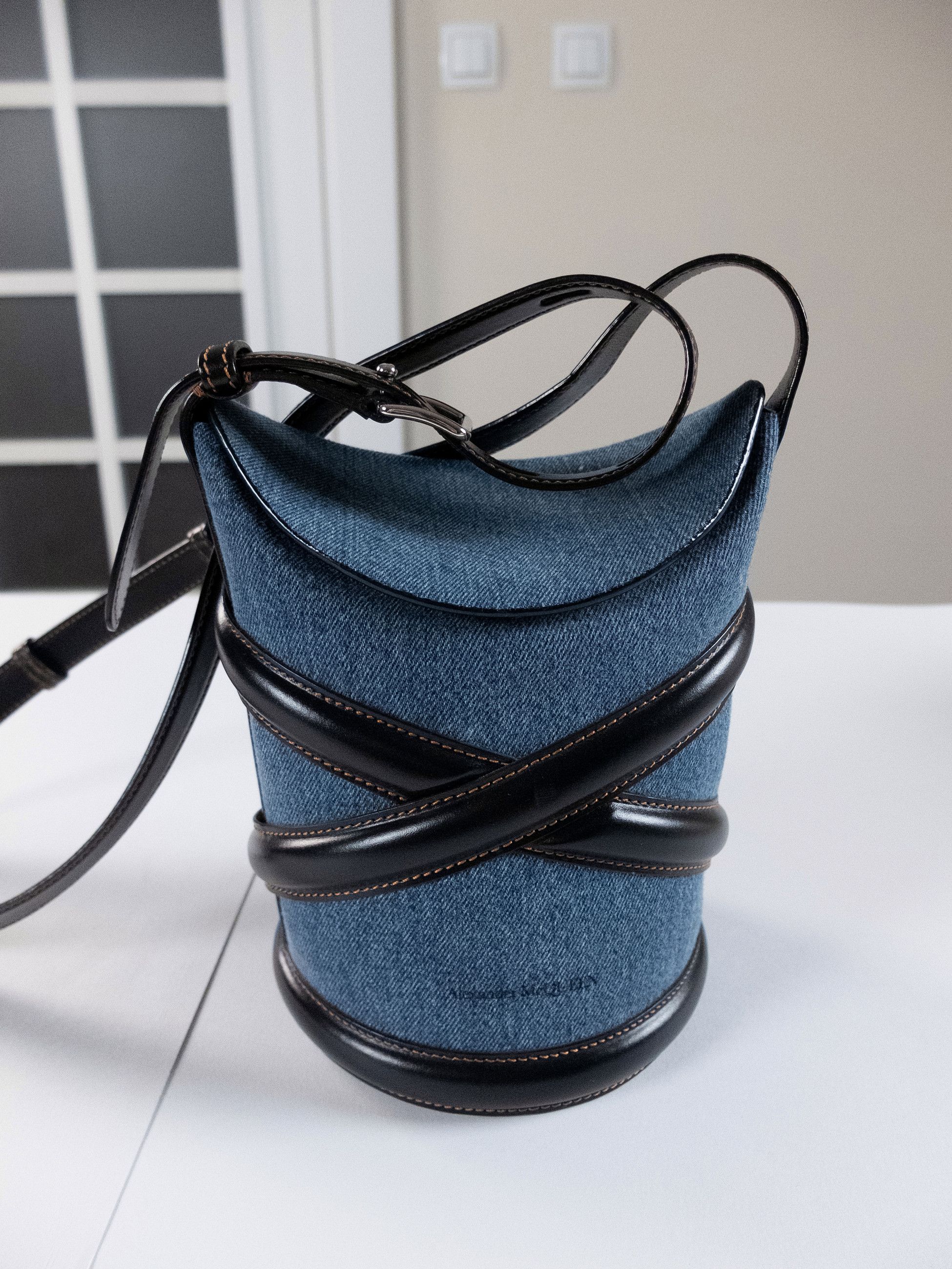 Alexander McQueen ALEXANDER MCQUEEN Curve compact denim leather bucket bag q Size ONE SIZE - 11 Thumbnail