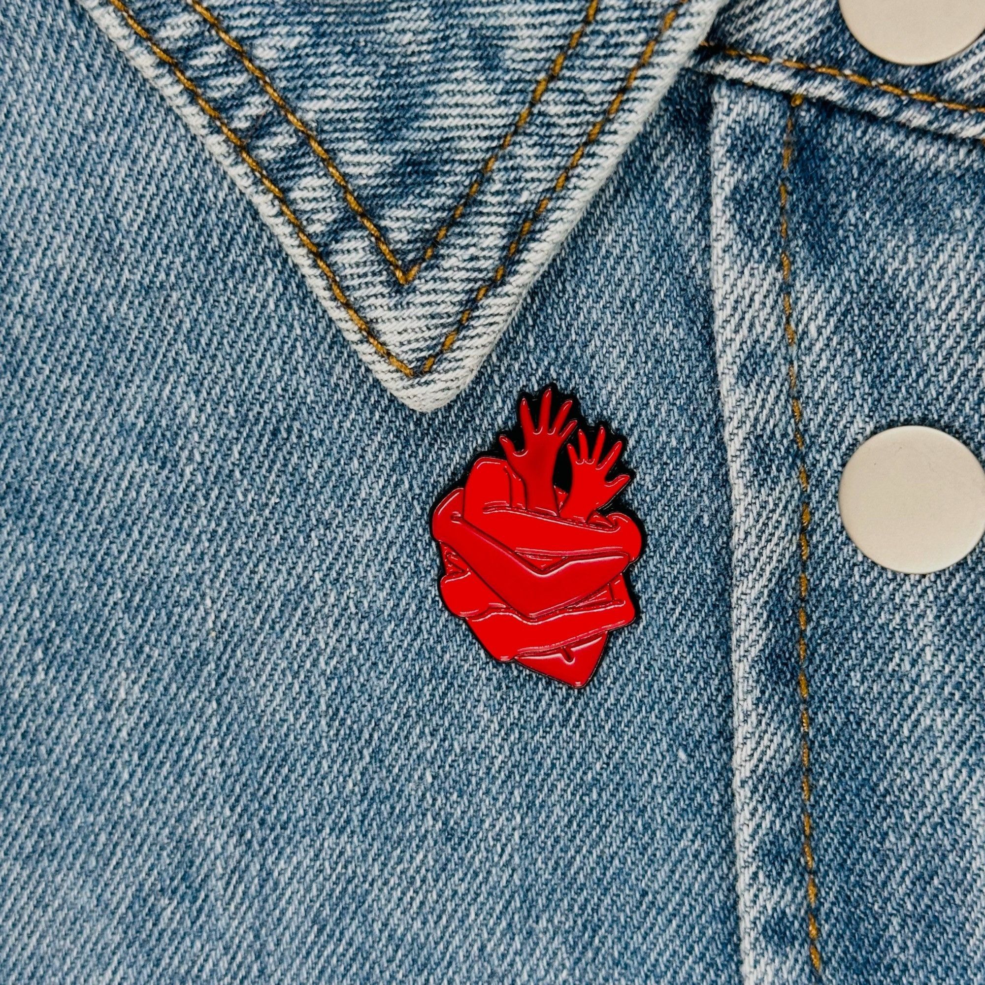 Other ❤️Red Enamel Pin Couple Hug Together Heart Shape Love Brooch Size ONE SIZE - 1 Thumbnail