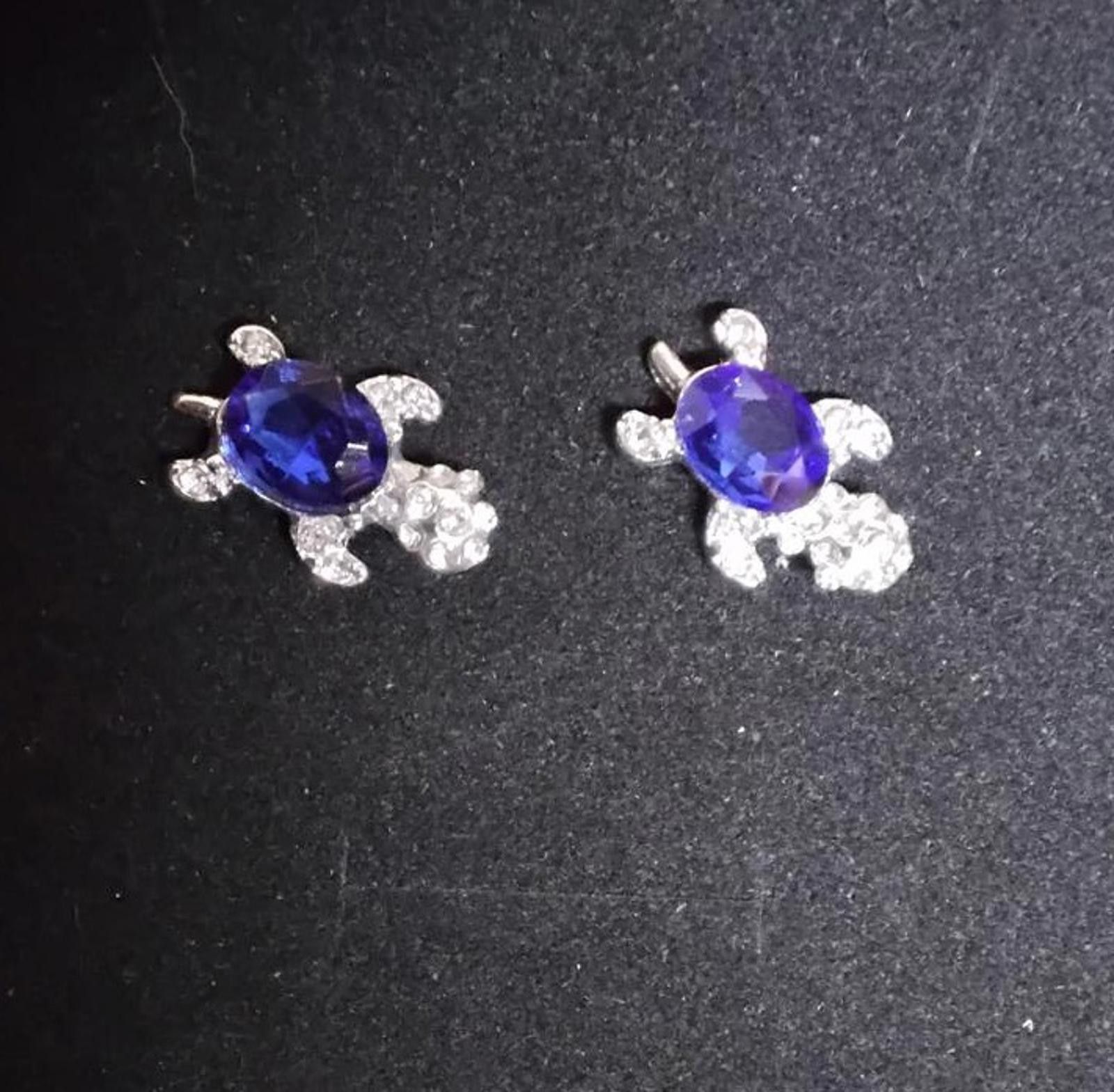 The Unbranded Brand Sparkling Turtle Earrings - Grab These Cute Gems Fast! Size ONE SIZE - 1 Thumbnail