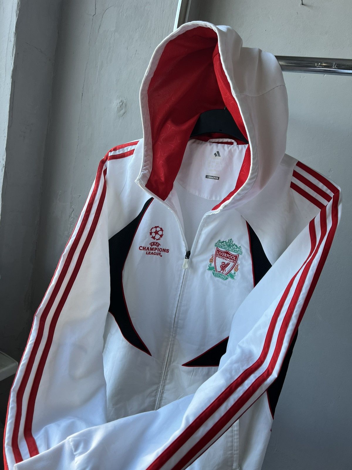 Adidas 2007 LIVERPOOL FC CHAMPIONS LEAGUE SOCCER FOOTBALL JACKET L Size US L / EU 52-54 / 3 - 12 Thumbnail