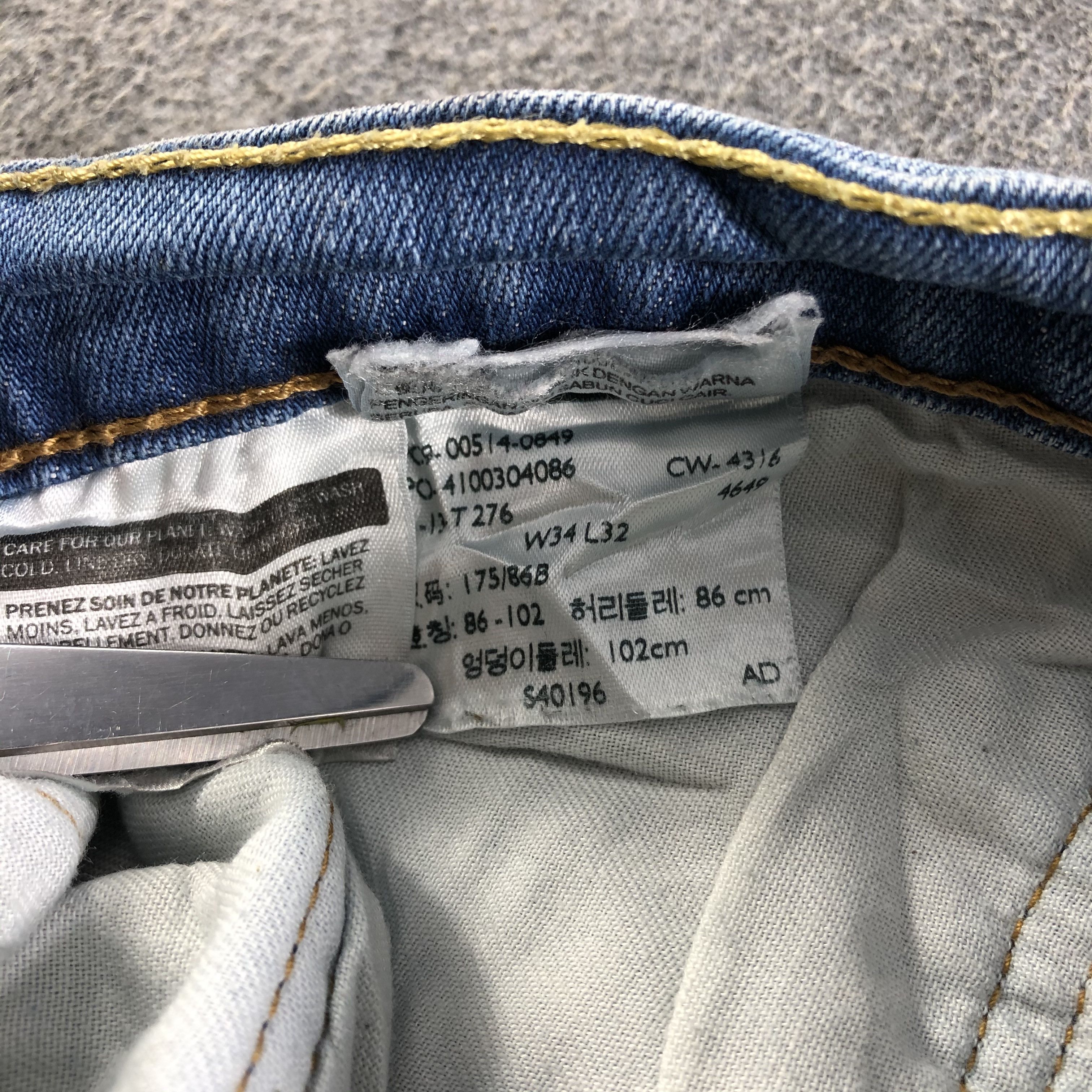 Levi's Vintage Blue Wash Levis 514 Jeans-J3312 Size US 35 - 10 Thumbnail