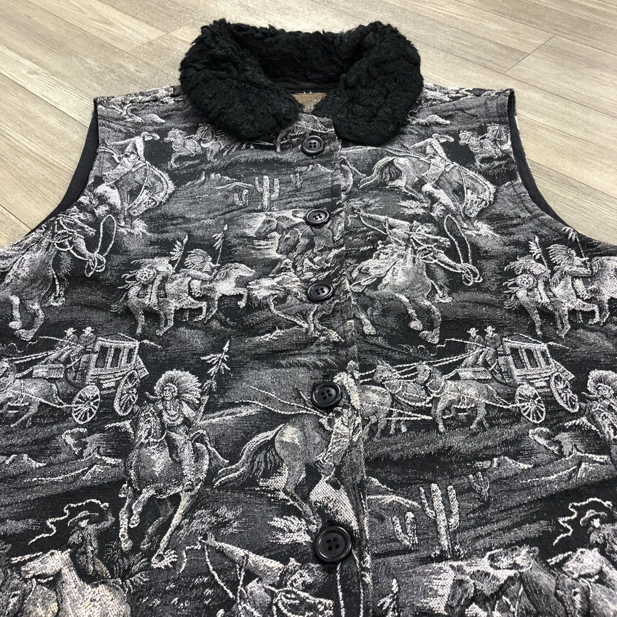Cowboy Equipment Vintage Roughrider Western Scene Sherpa Vest Cowboy Tapestry Size US L / EU 52-54 / 3 - 3 Thumbnail