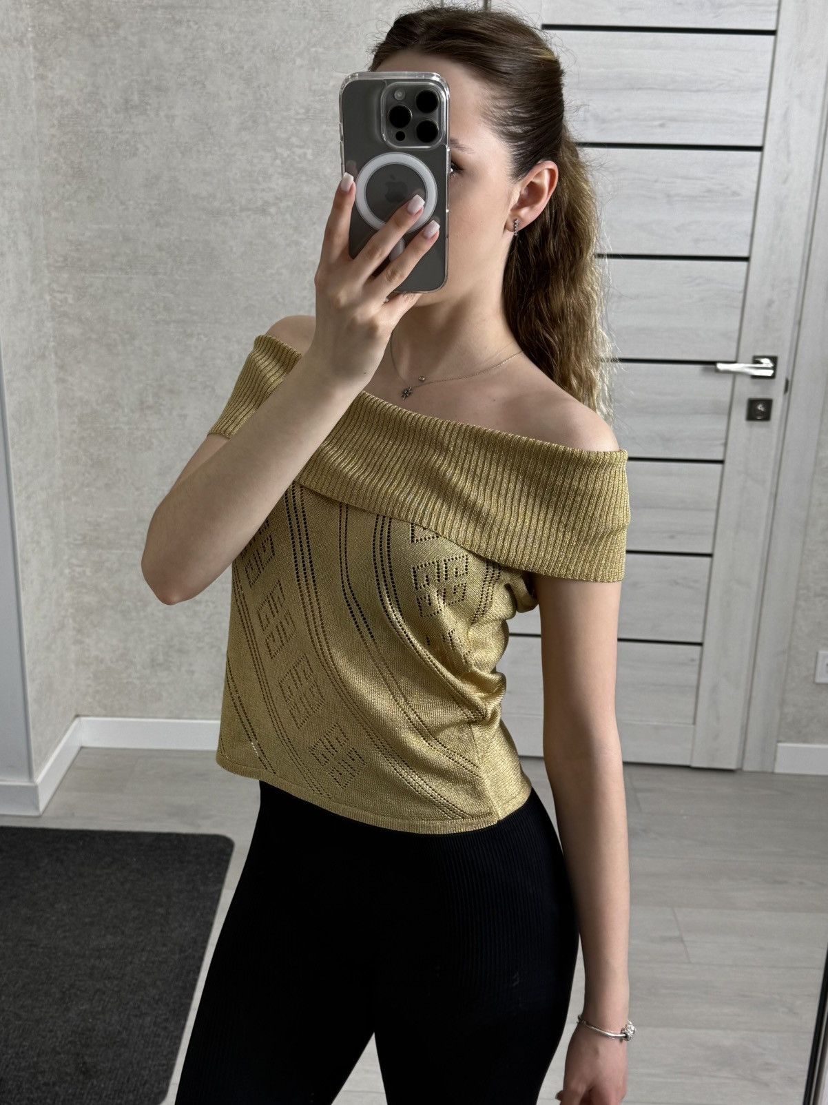 Givenchy Vintage GIVENCHY Vision Gold Luxer Knit Top 4G Logo Monogram Size S / US 4 / IT 40 - 10 Thumbnail
