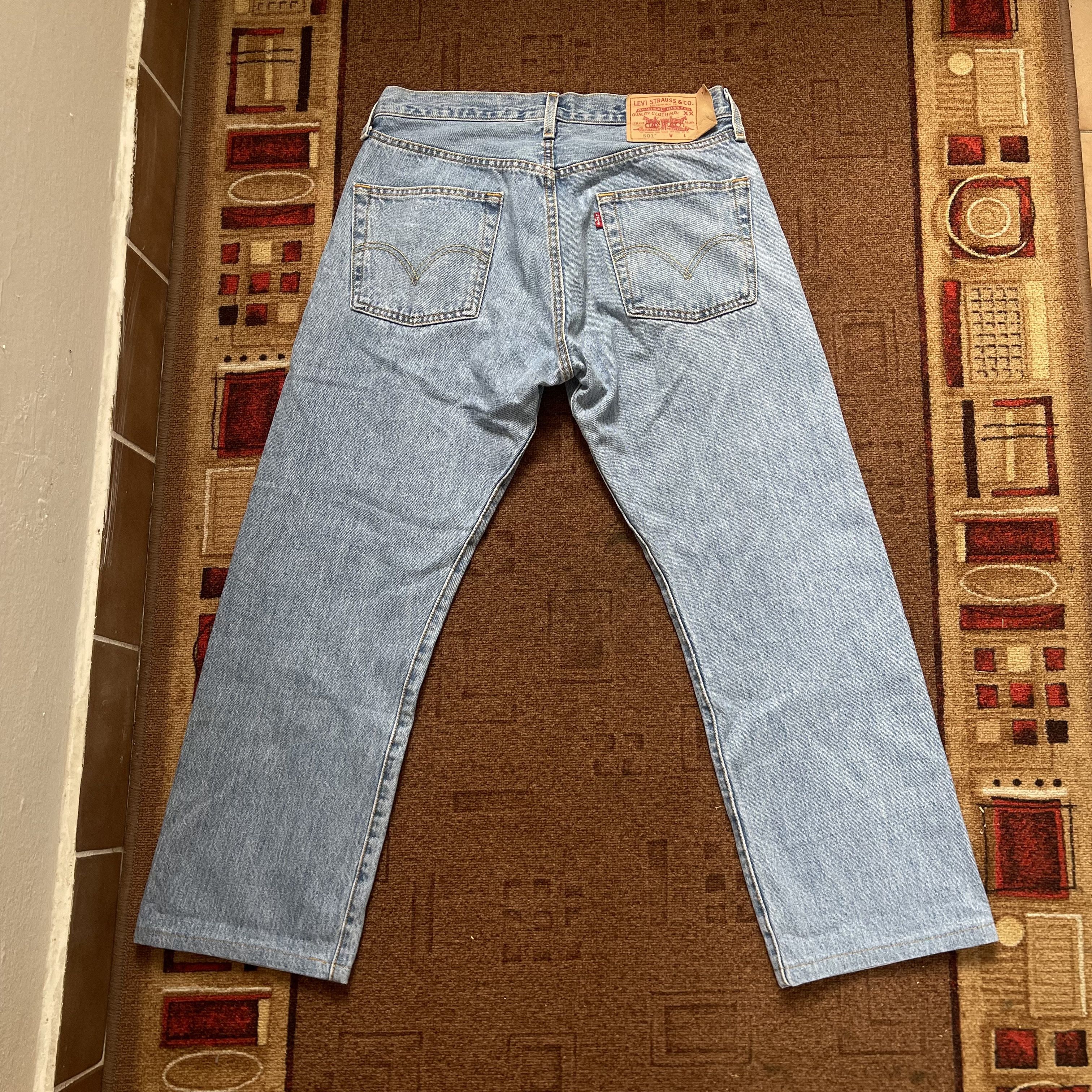 Jean × Vintage 90s Vintage Levi's 501 Blue white Jeans 32x30 Size US 32 / EU 48 - 2 Thumbnail