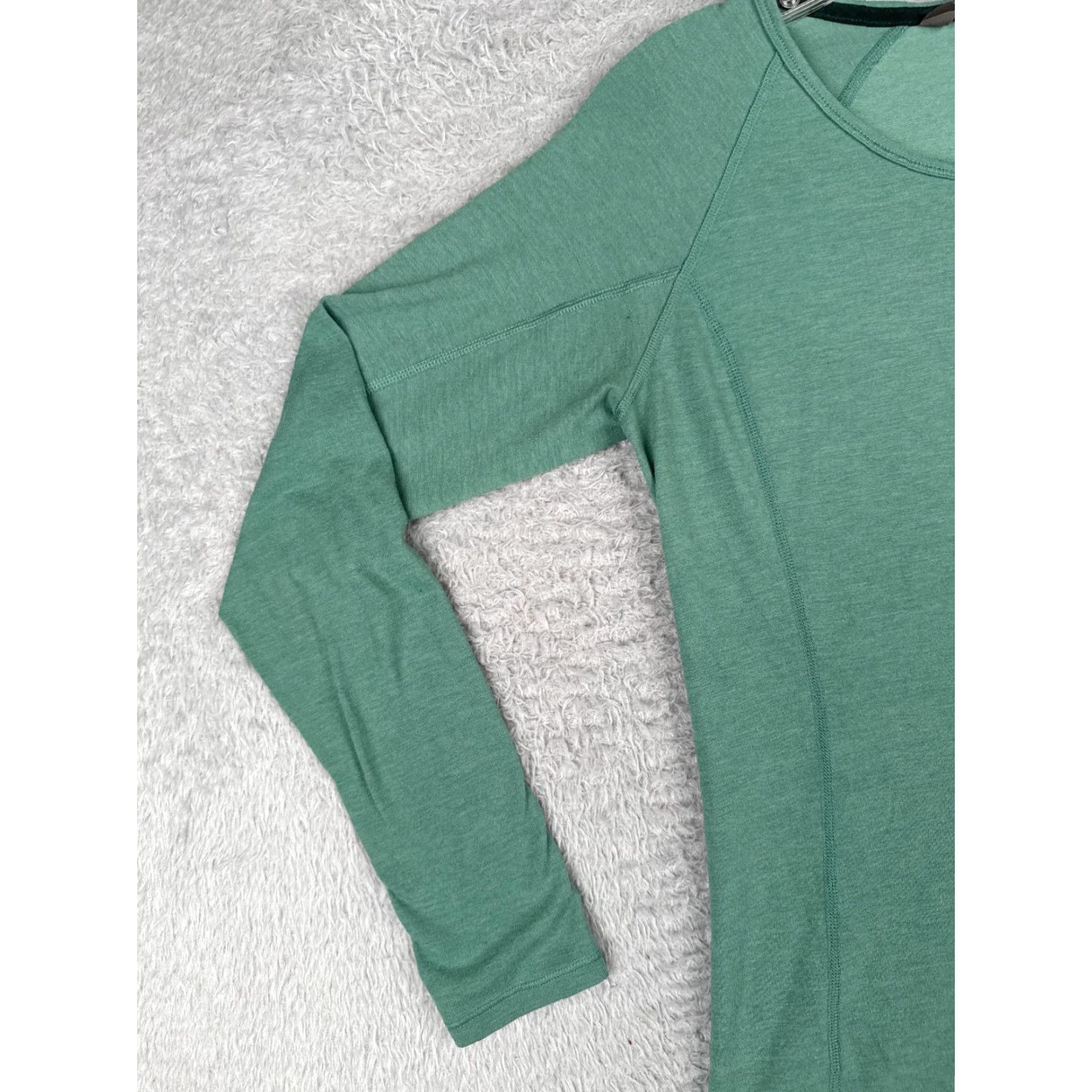 The North Face The North Face Shirt Women M Green Long Sleeve Crew Neck 100% Polyester Size M / US 6-8 / IT 42-44 - 3 Thumbnail