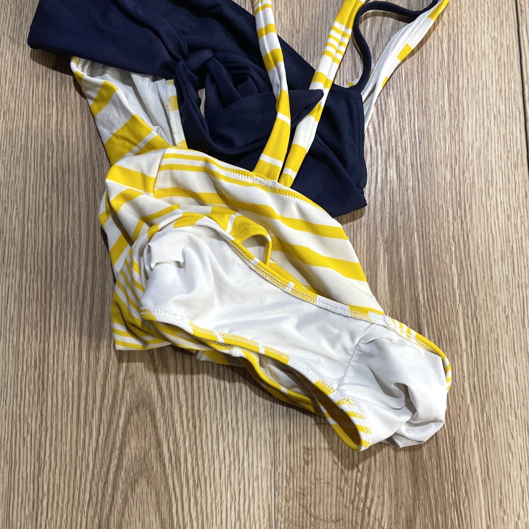 American Eagle Outfitters VINTAGE American Eagle Women's Striped One-Piece Swimsuit S Yellow Full Coverage Racerback Layered Size ONE SIZE - 7 Thumbnail