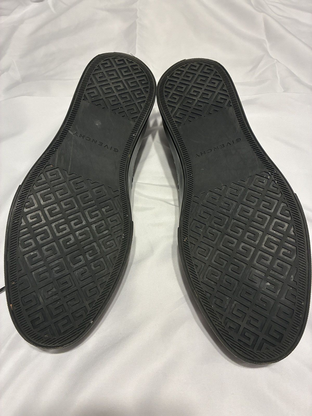 Givenchy Givenchy City leather trimmed Bandana print low top Size US 11 / EU 44 - 7 Thumbnail