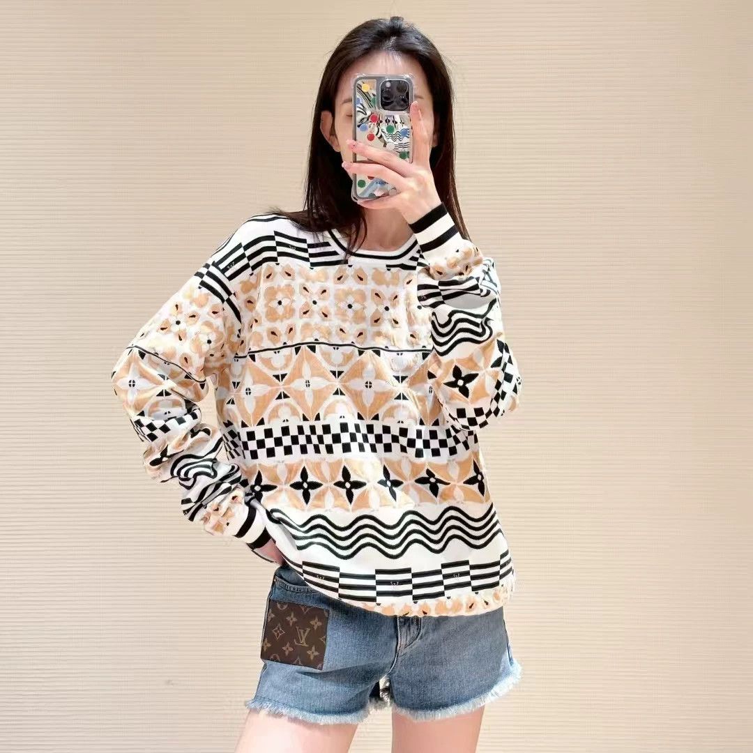 Louis Vuitton Louis Vuitton Geo Pattern Knit Top Size S BNWT Size S / US 4 / IT 40 - 8 Thumbnail