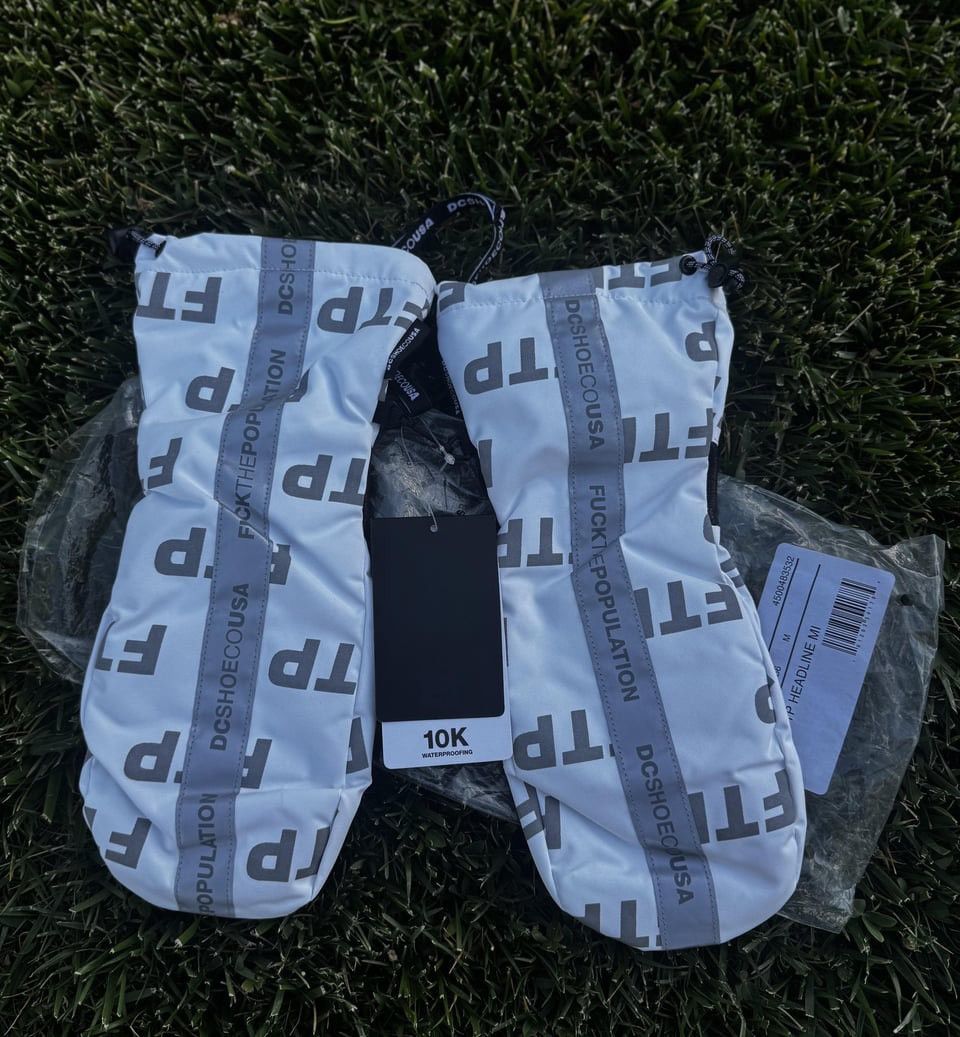 DC x FTP headline mittens