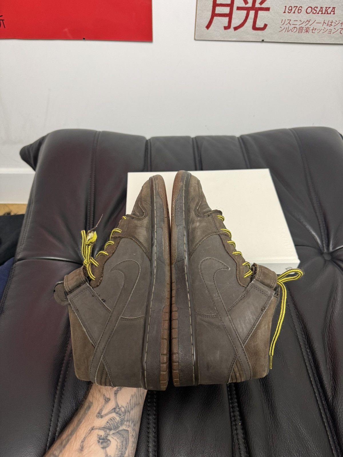 Nike 2009 Vintage Nike SB Dunk Mid Chocolate Brown / Mocha Rare Size US 9 / EU 42 - 4 Thumbnail