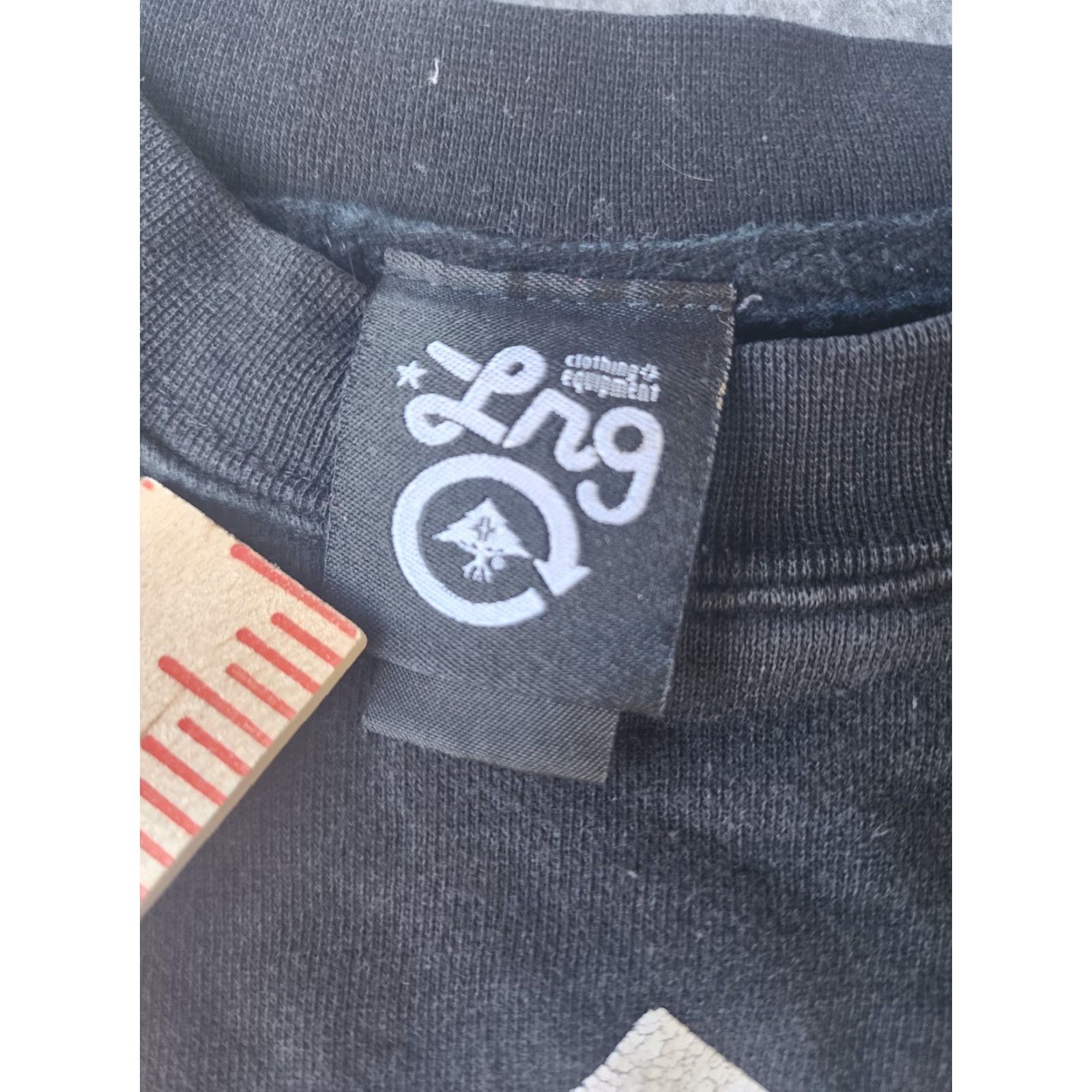 Vintage VINTAGE LRG Sweatshirt Cultivators Size M Black Geometric Embroidered Logo Crew Neck Pullover Hooded Pockets All Seasons Men Size US M / EU 48-50 / 2 - 7 Thumbnail