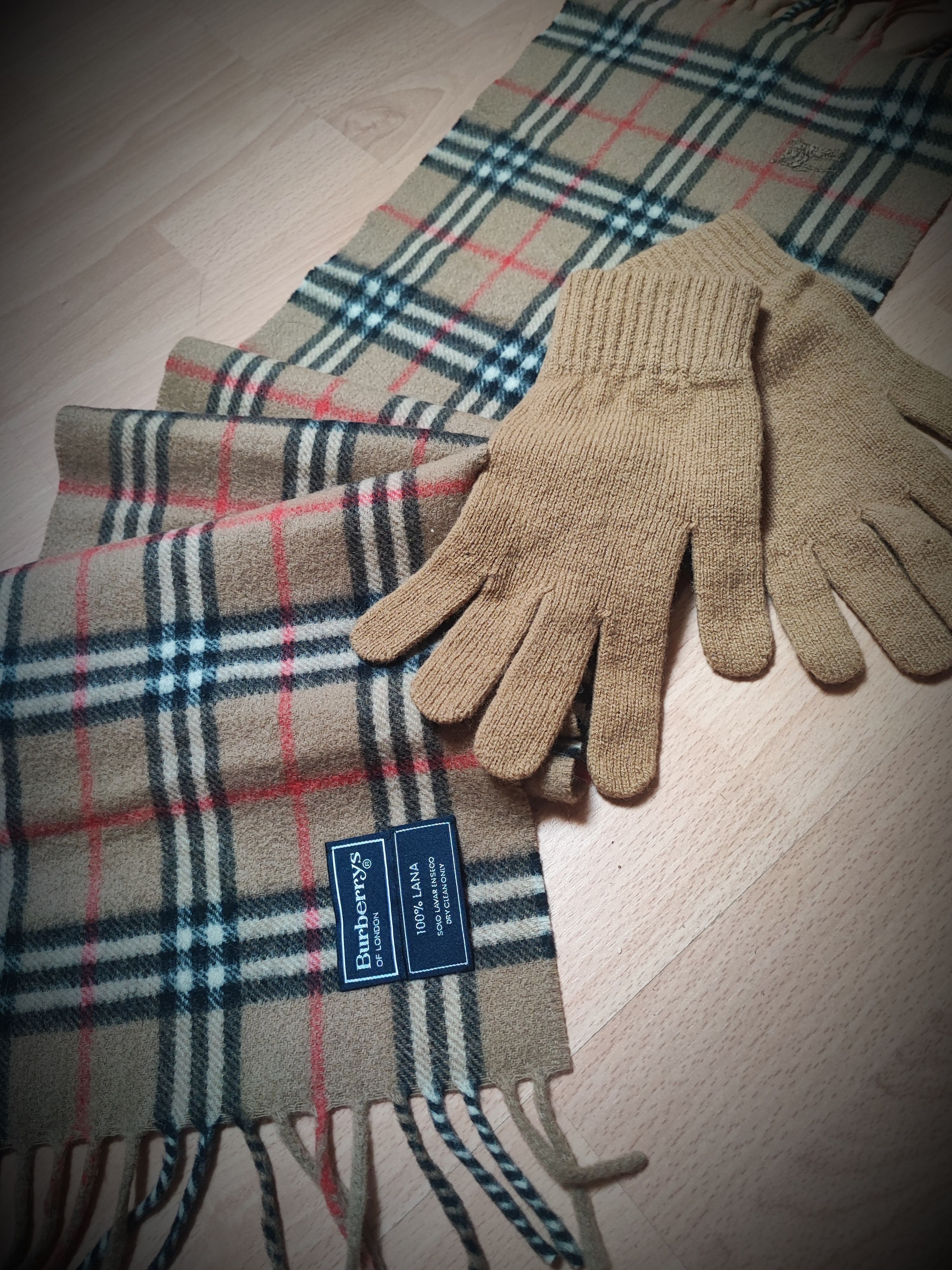 Burberry scarf and gloves sales