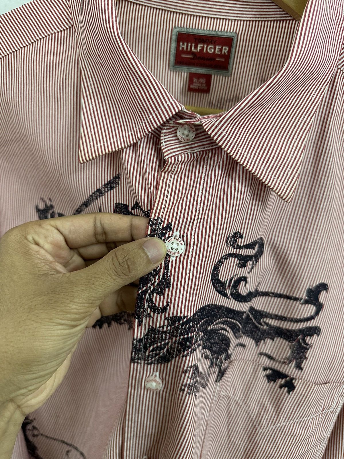 Tommy Hilfiger Rare Beautiful Tommy Hilfiger Dragon Design Hickory Shirt Size US XL / EU 56 / 4 - 18 Thumbnail
