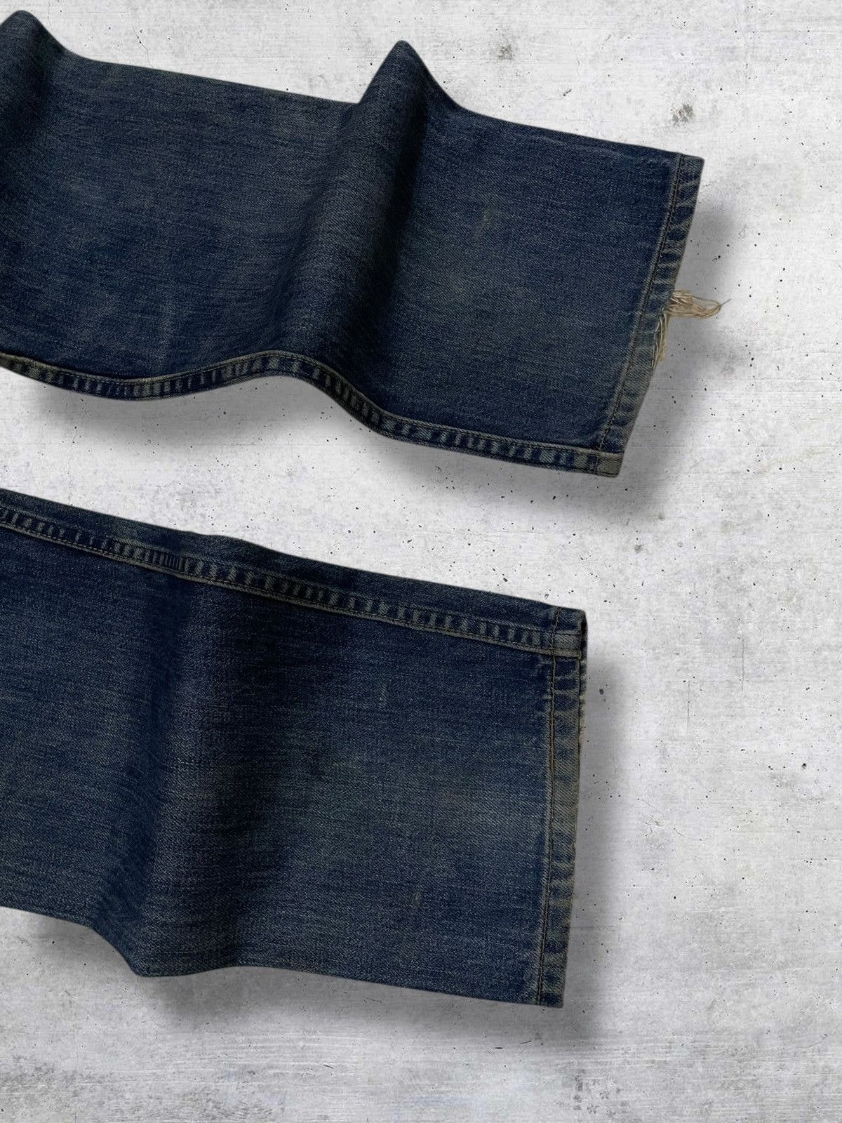 Levi's Vintage Clothing RARE 501 LEVIS 90S DESIGNER SKULL RIPPED FRAYING OG DENIM Size US 31 - 13 Thumbnail