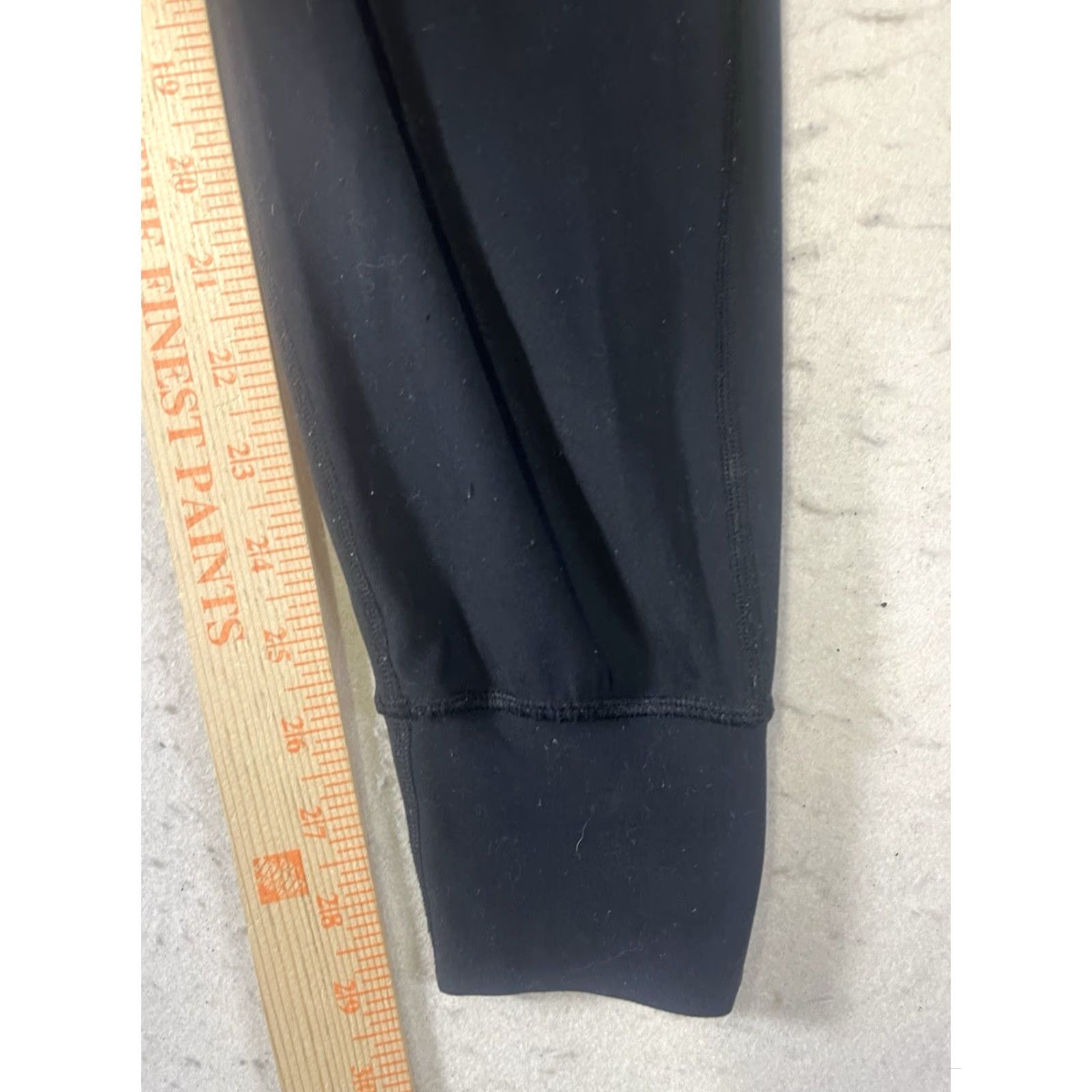 Lululemon Lululemon Women Jogger Pants Black Size 6 Athleisure Drawstring Breathable Zip Pocket Lounge Comfort Tapered Leg Lounge Wear Activewear Casual Travel Size 28" / US 6 / IT 42 - 5 Thumbnail