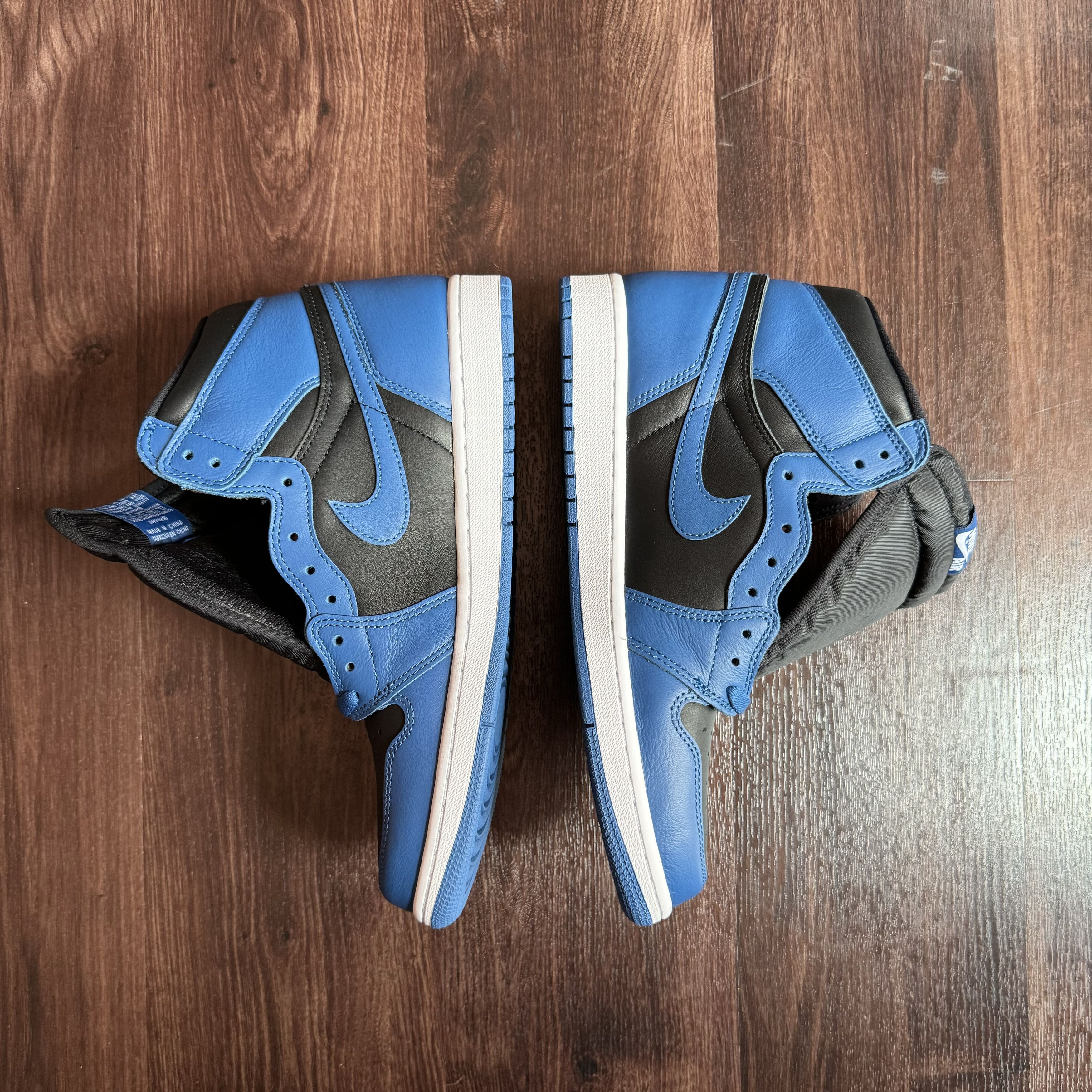 Jordan Brand Air Jordan 1 Retro High OG Size US 10.5 / EU 43-44 - 3 Thumbnail