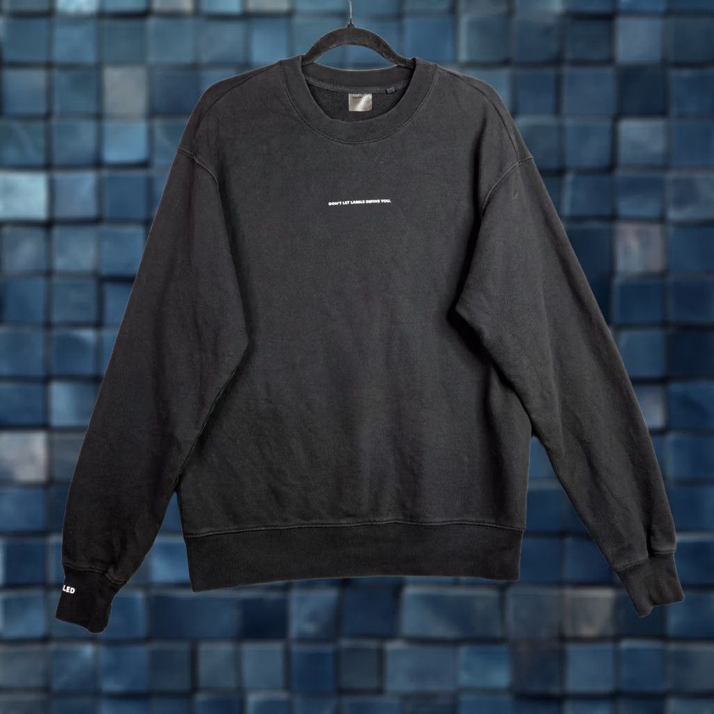 Vintage Unlabeled Men’s Medium Black Graphic Crewneck Sweatshirt Pullover Size US M / EU 48-50 / 2 - 1 Thumbnail
