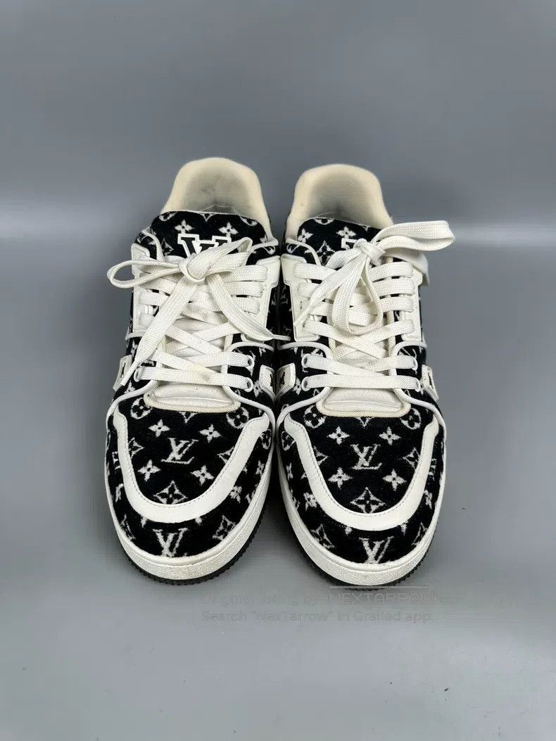 Louis Vuitton Louis Vuitton Trainer Black and White Flocked Full Print F Size US 7 / EU 40 - 1 Thumbnail