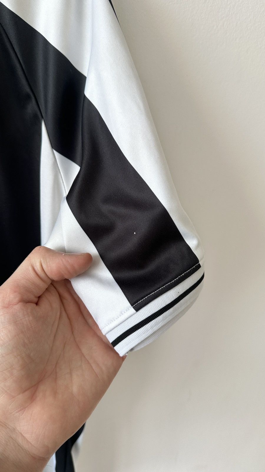 Other Newcastle United 2022-23 Home Football Shirt Castore Size XL Size US XL / EU 56 / 4 - 7 Thumbnail